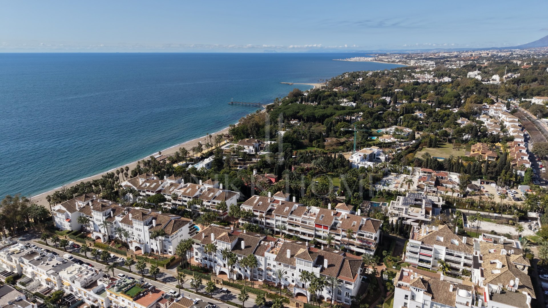Apartamento en venta en Las Cañas Beach, Marbella Milla de Oro