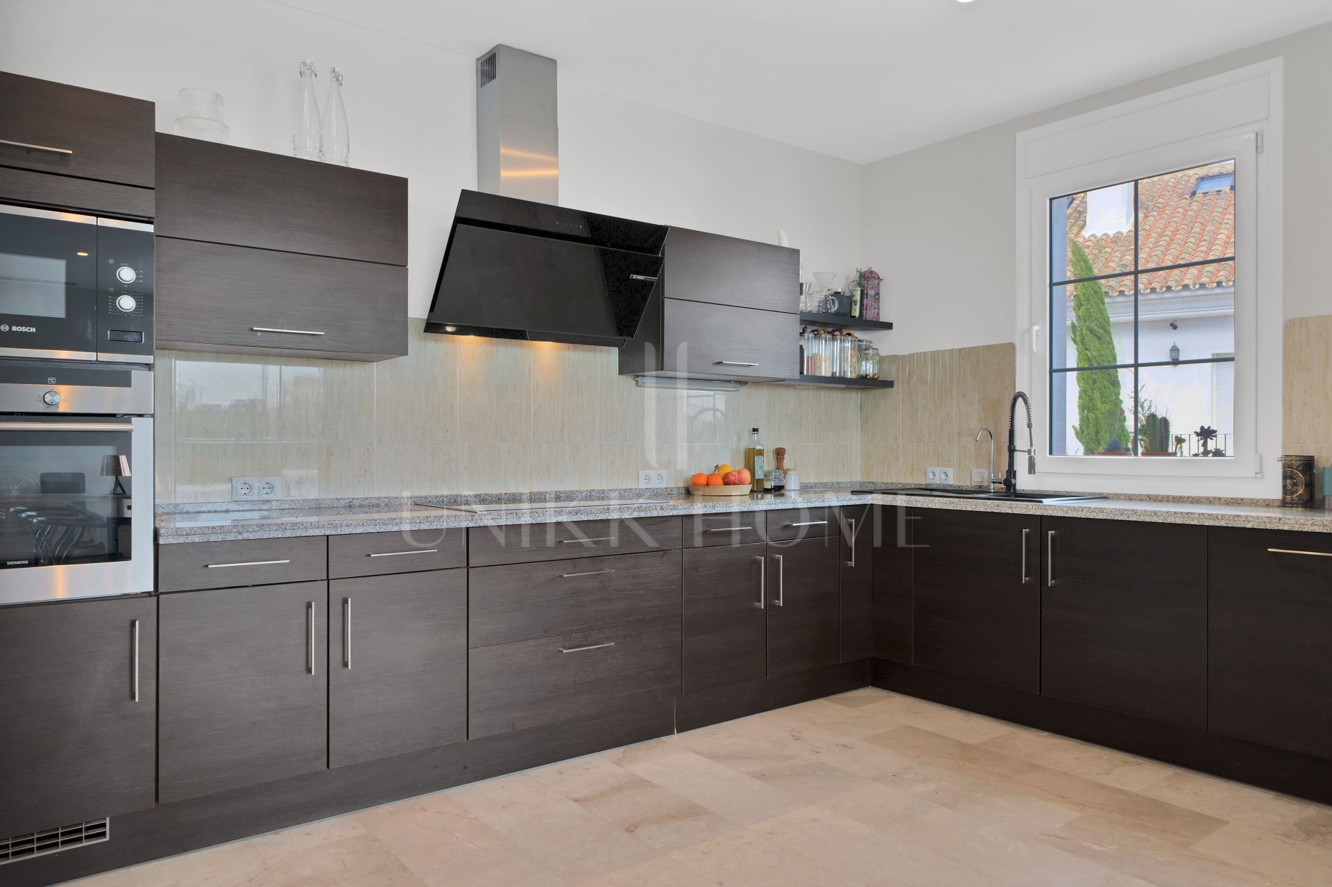 Recently Renovated semi-detached house in La Mairena surrounded by Nature!