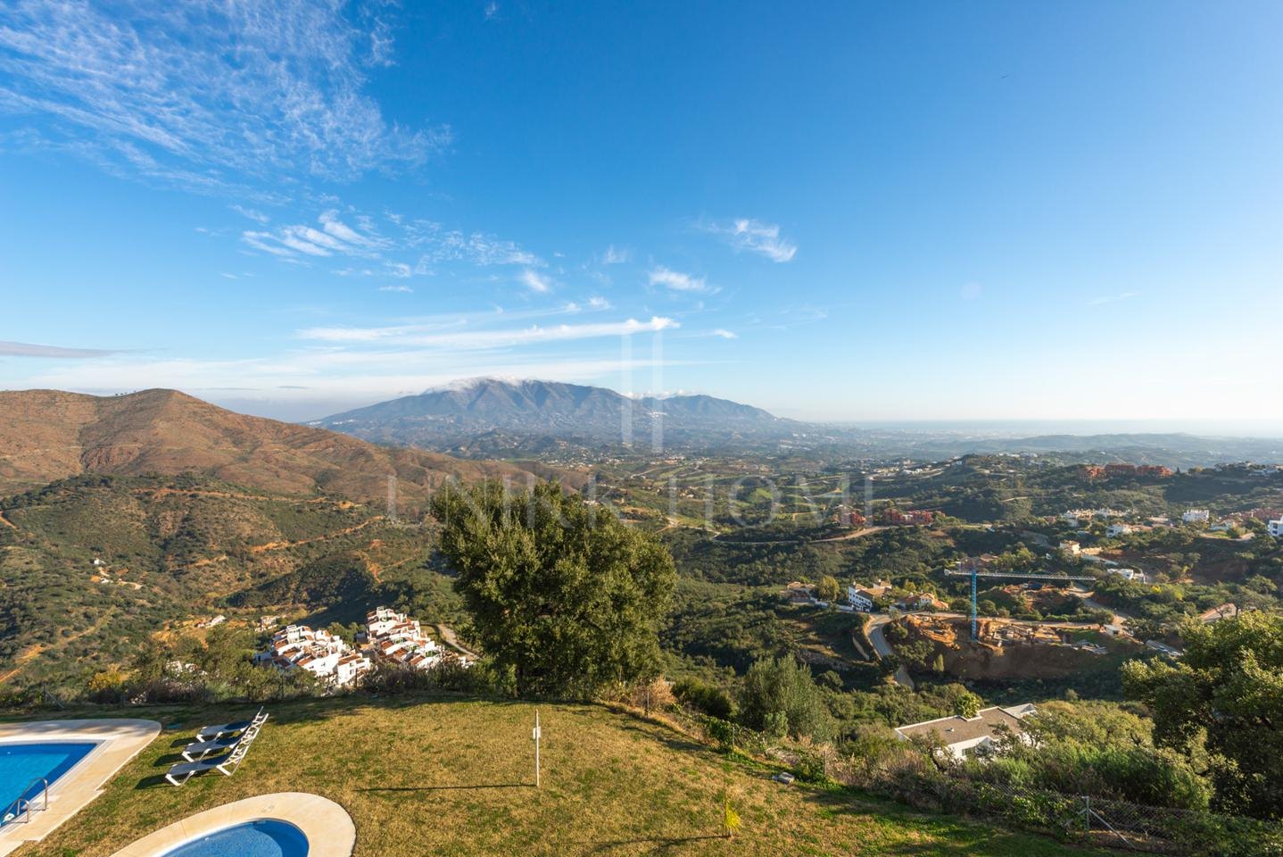 Town House for sale in La Mairena, Marbella East