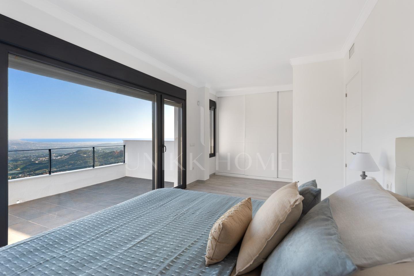 Town House for sale in La Mairena, Marbella East