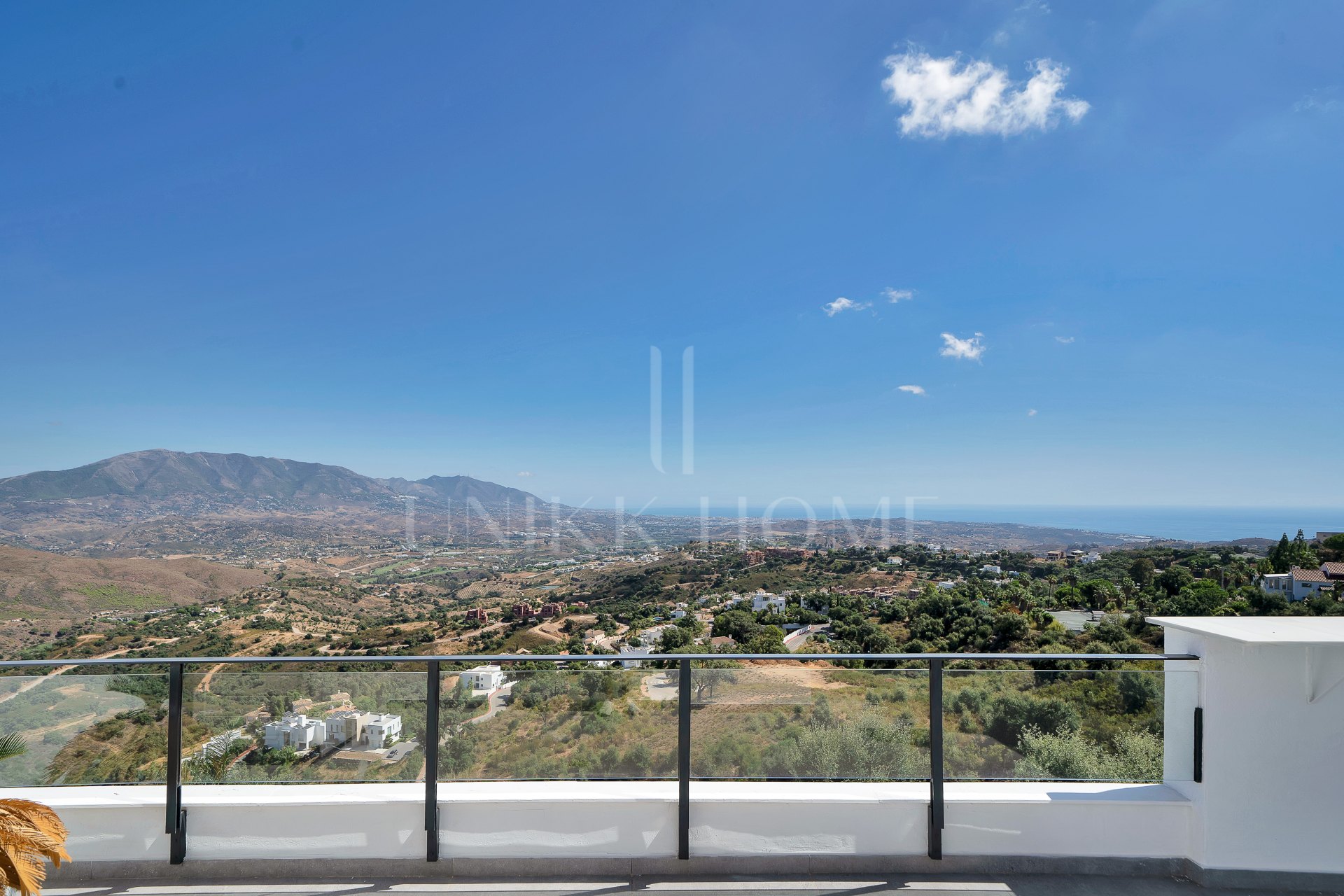 Semi Detached House for sale in La Mairena, Marbella East