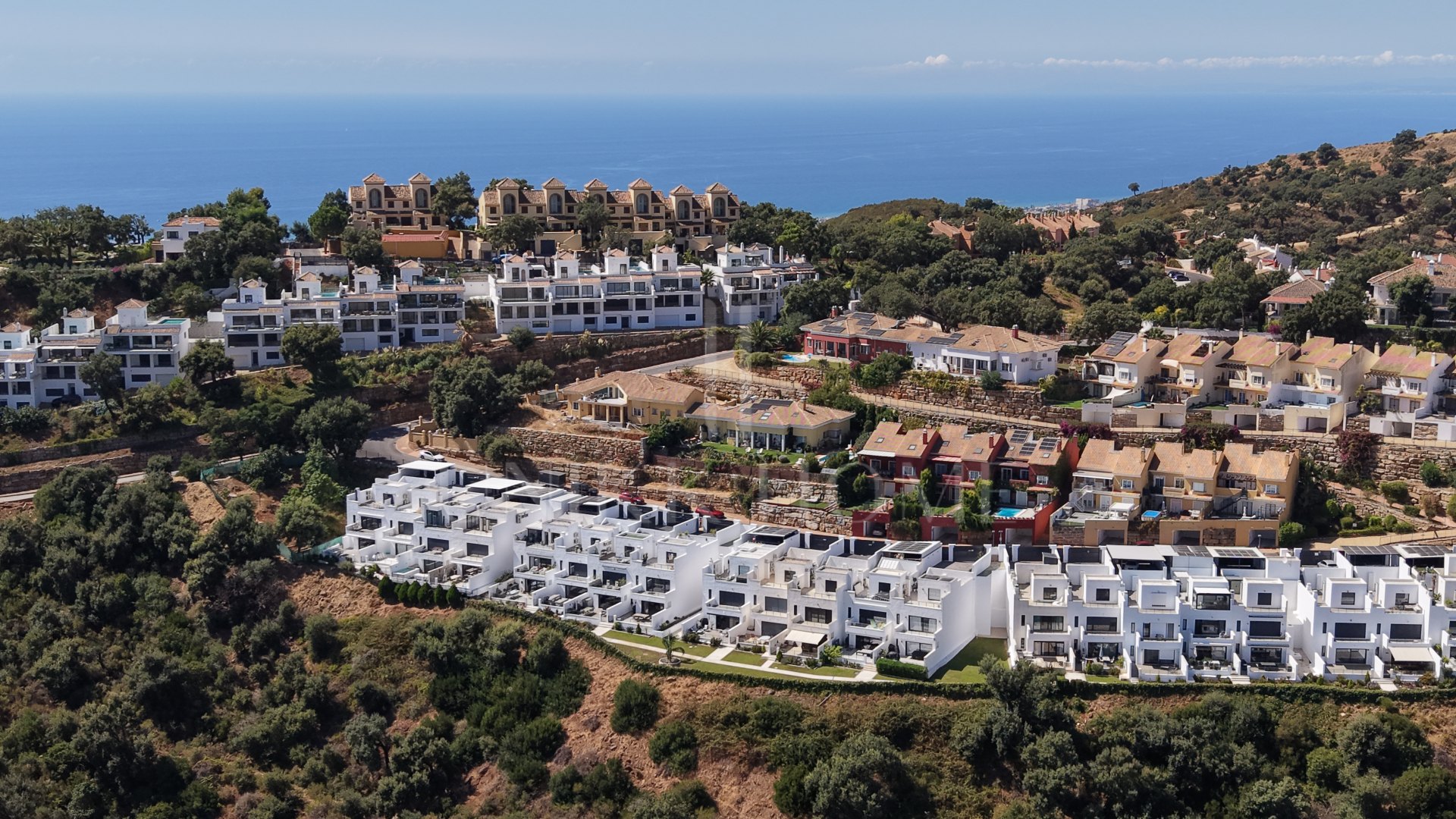 Semi Detached House for sale in La Mairena, Marbella East