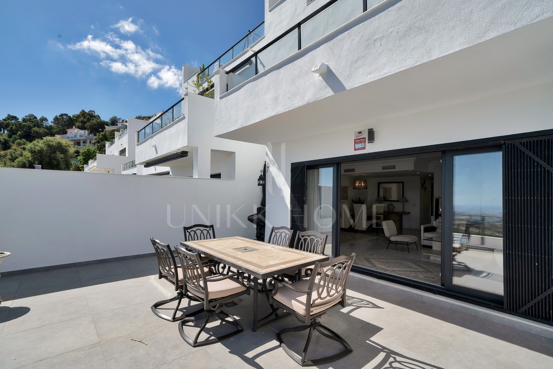 Semi Detached House for sale in La Mairena, Marbella East