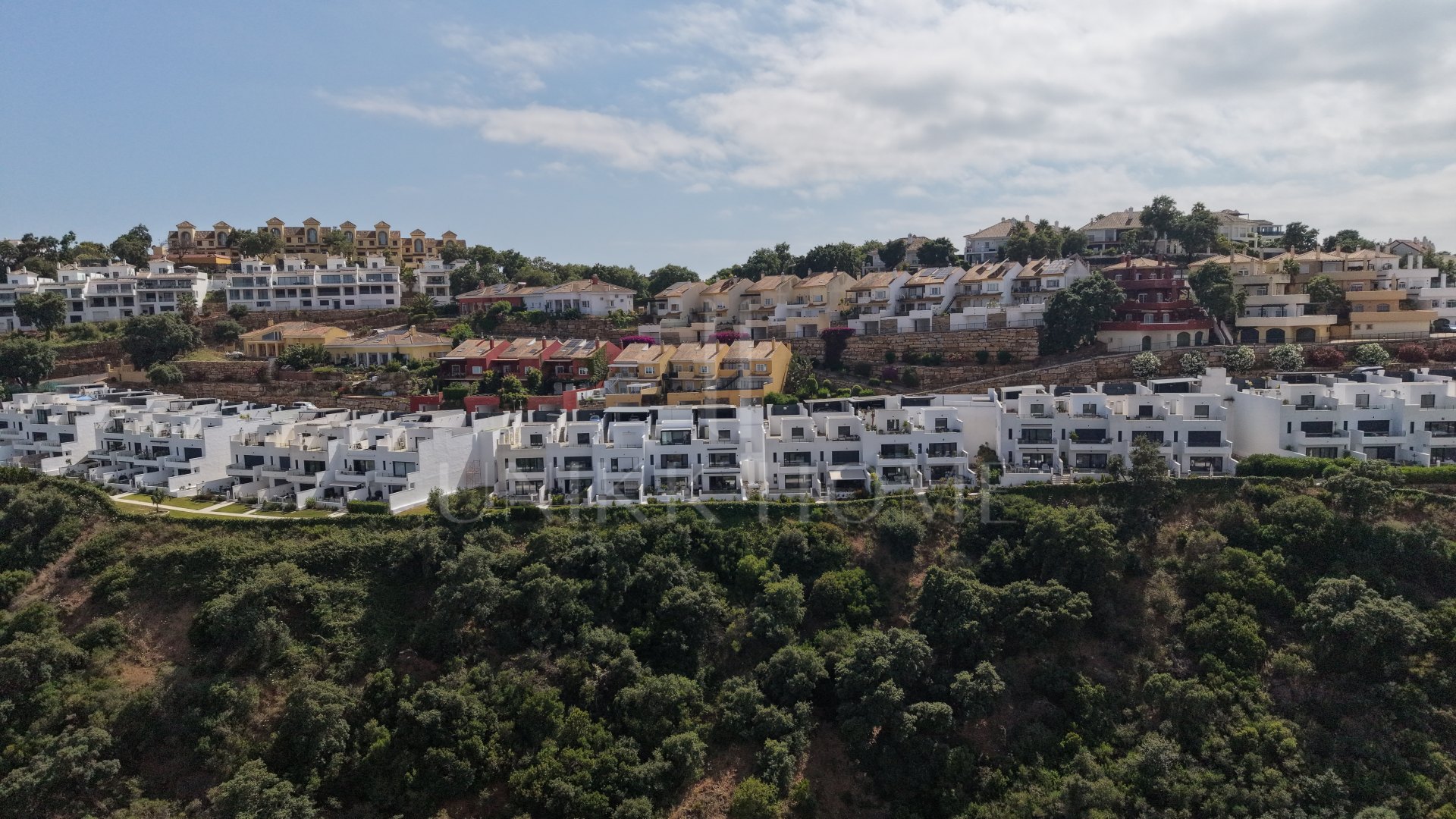 Adosado en venta en La Mairena, Marbella Este