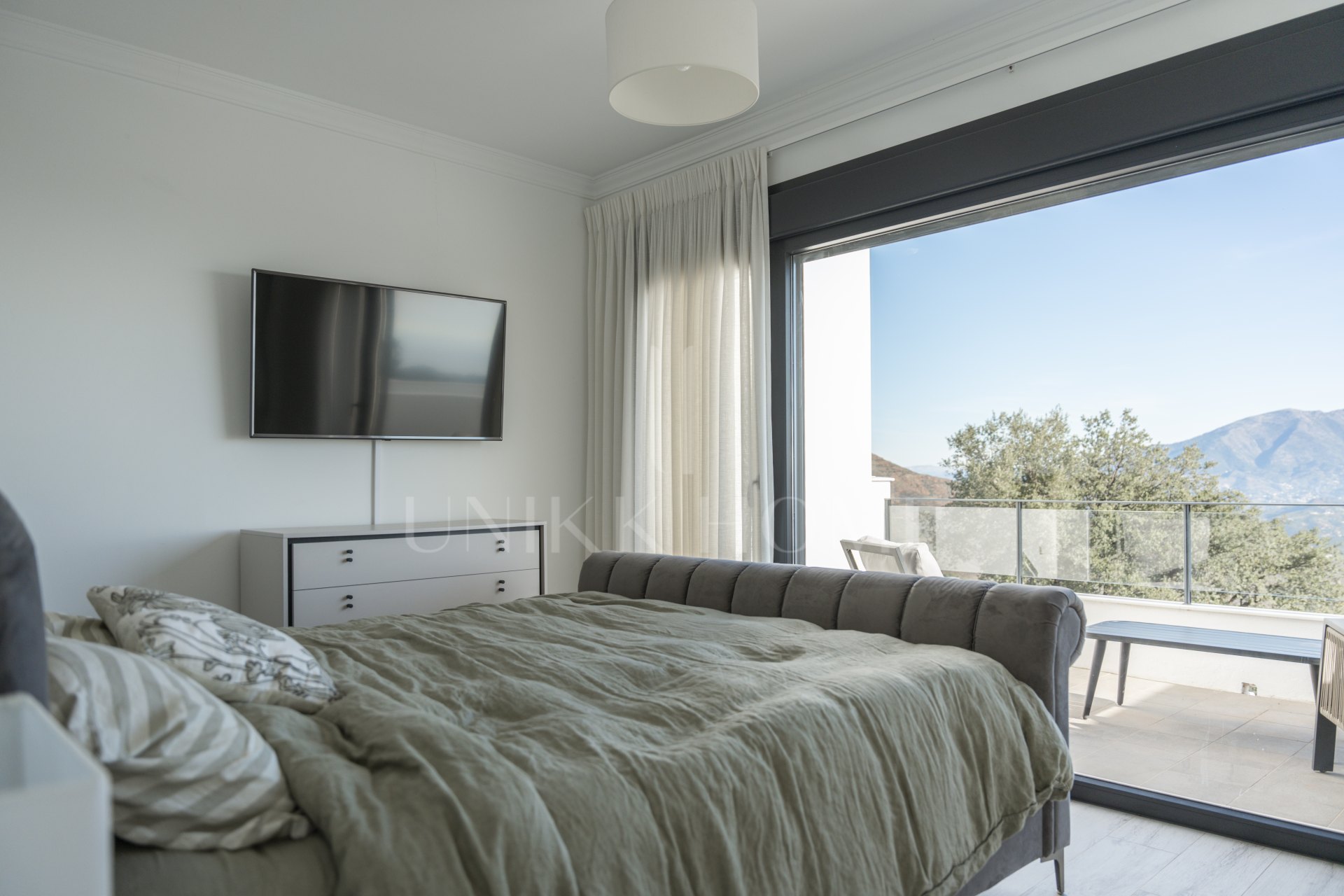 Adosado en venta en La Mairena, Marbella Este