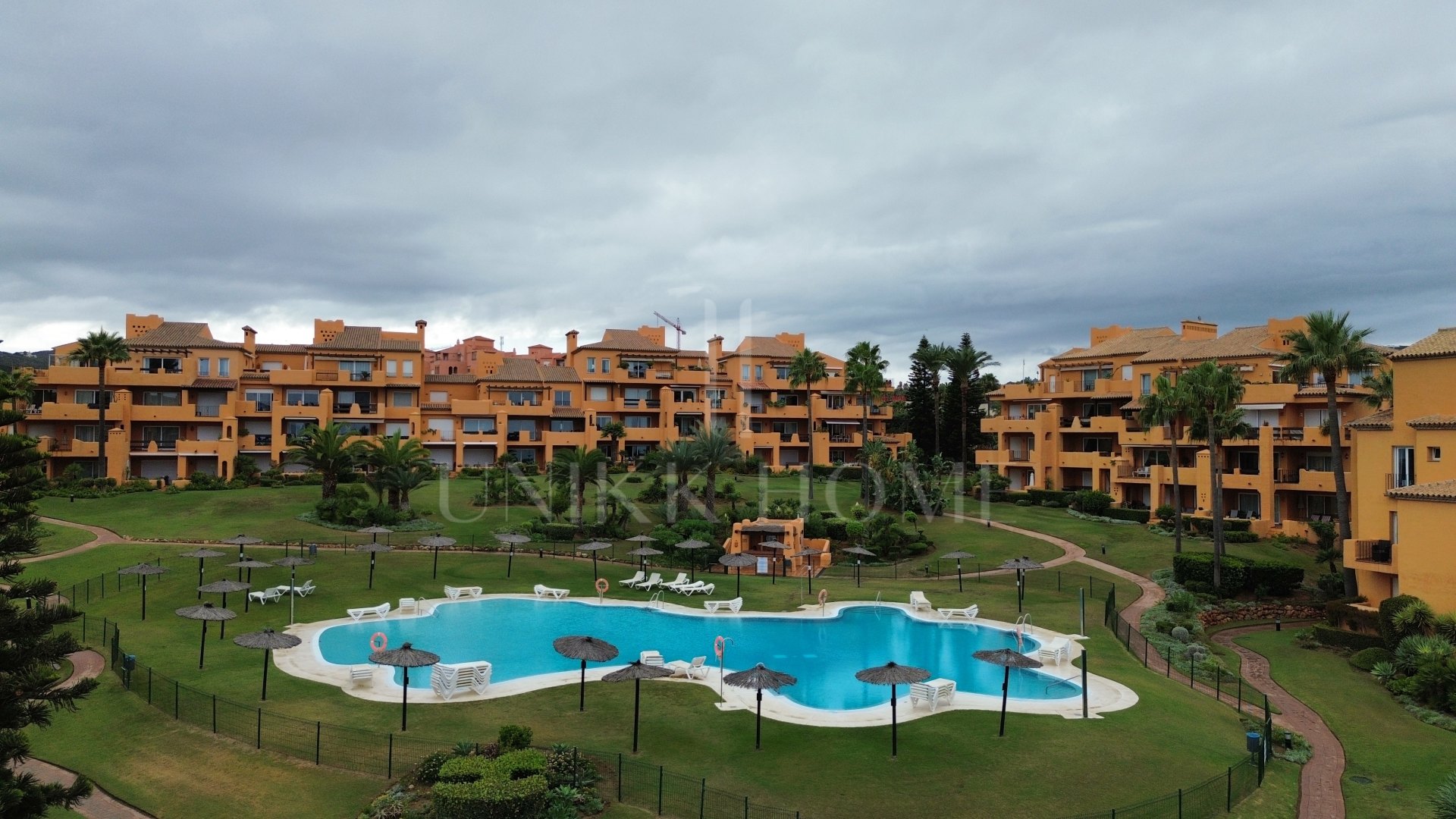 Sea‐View Garden Apartment en Exclusive Los Granados