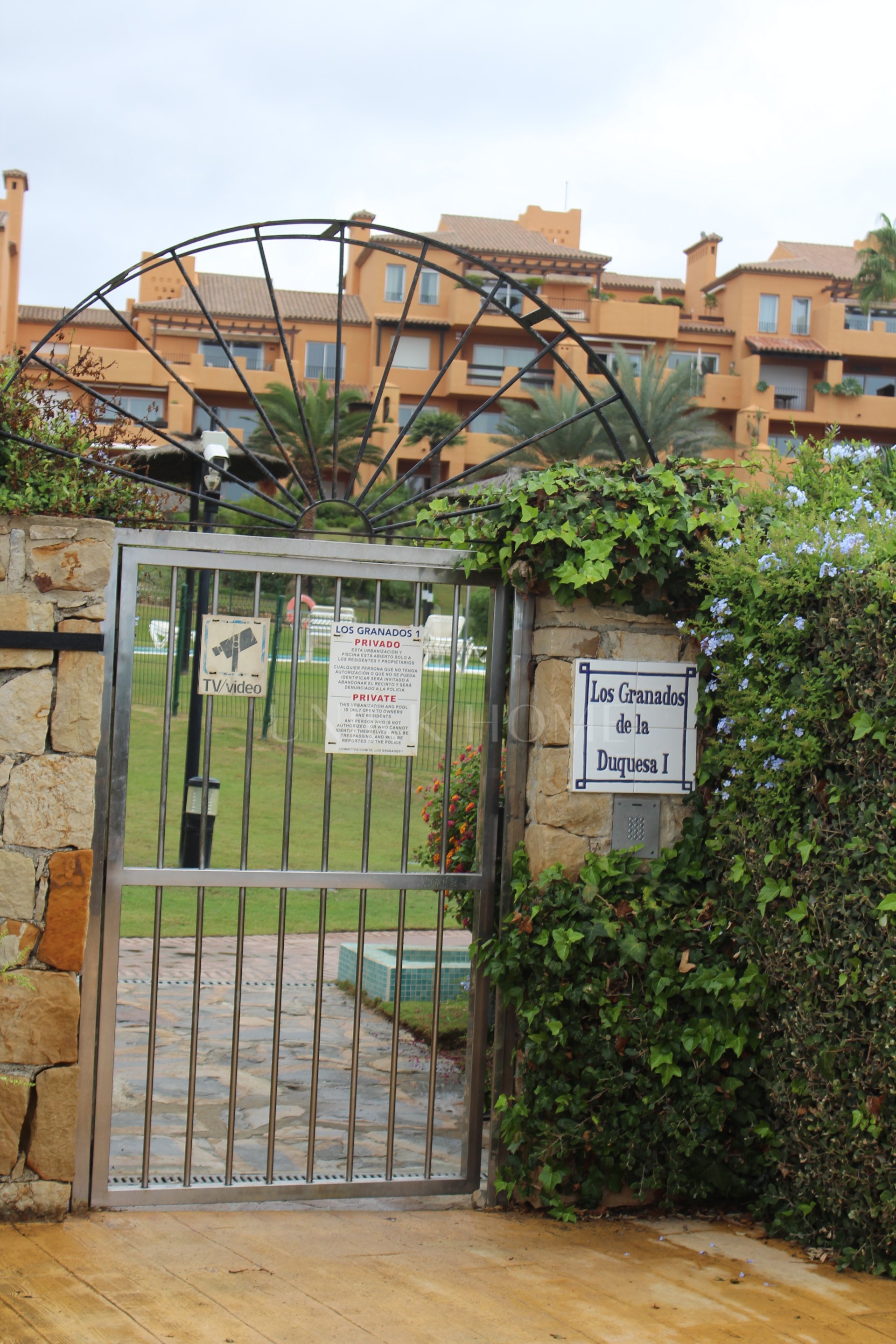 Sea‐View Garden Apartment en Exclusive Los Granados