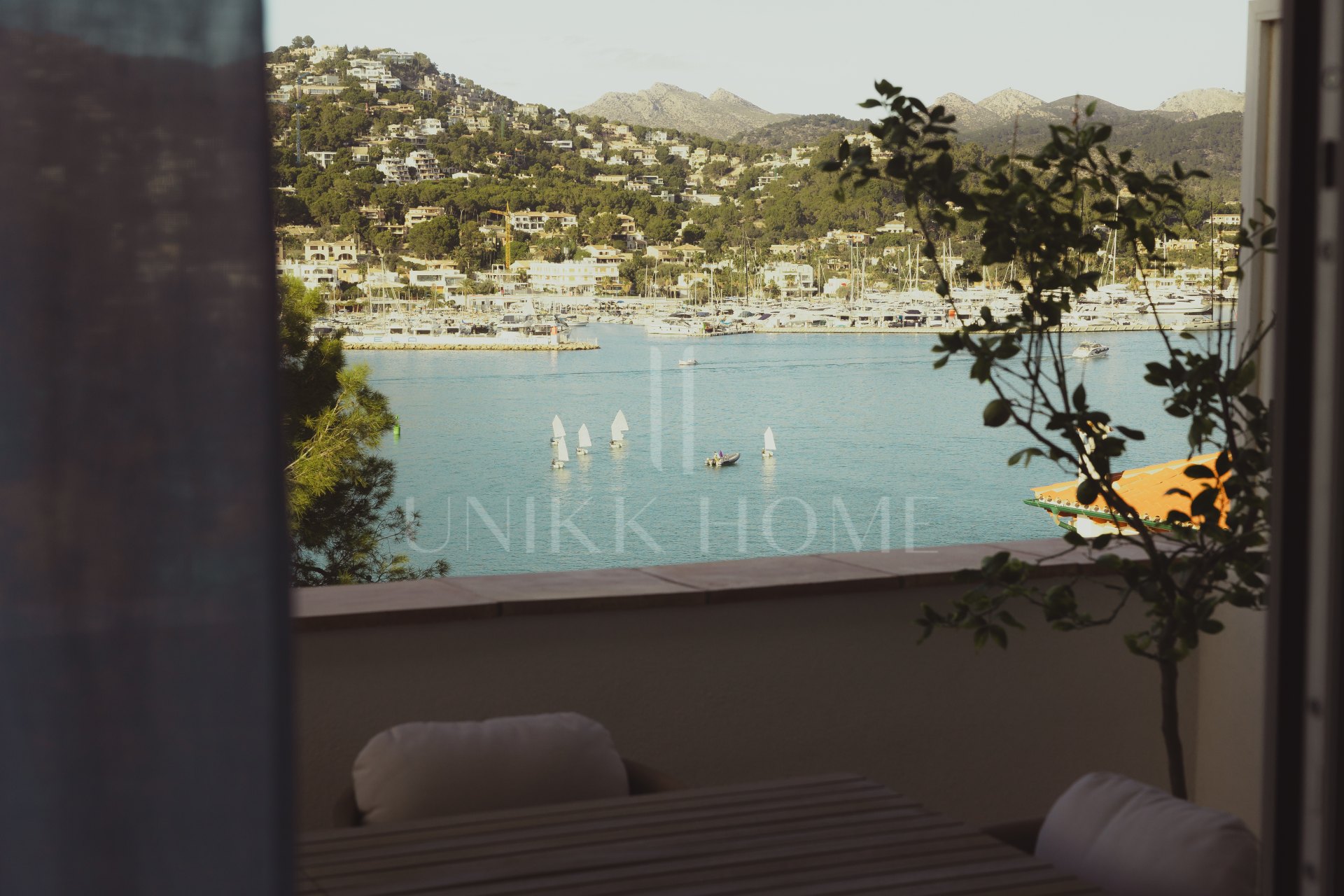 Apartamento completamente renovado con vistas panorámicas al mar y al puerto en Port d’Andratx
