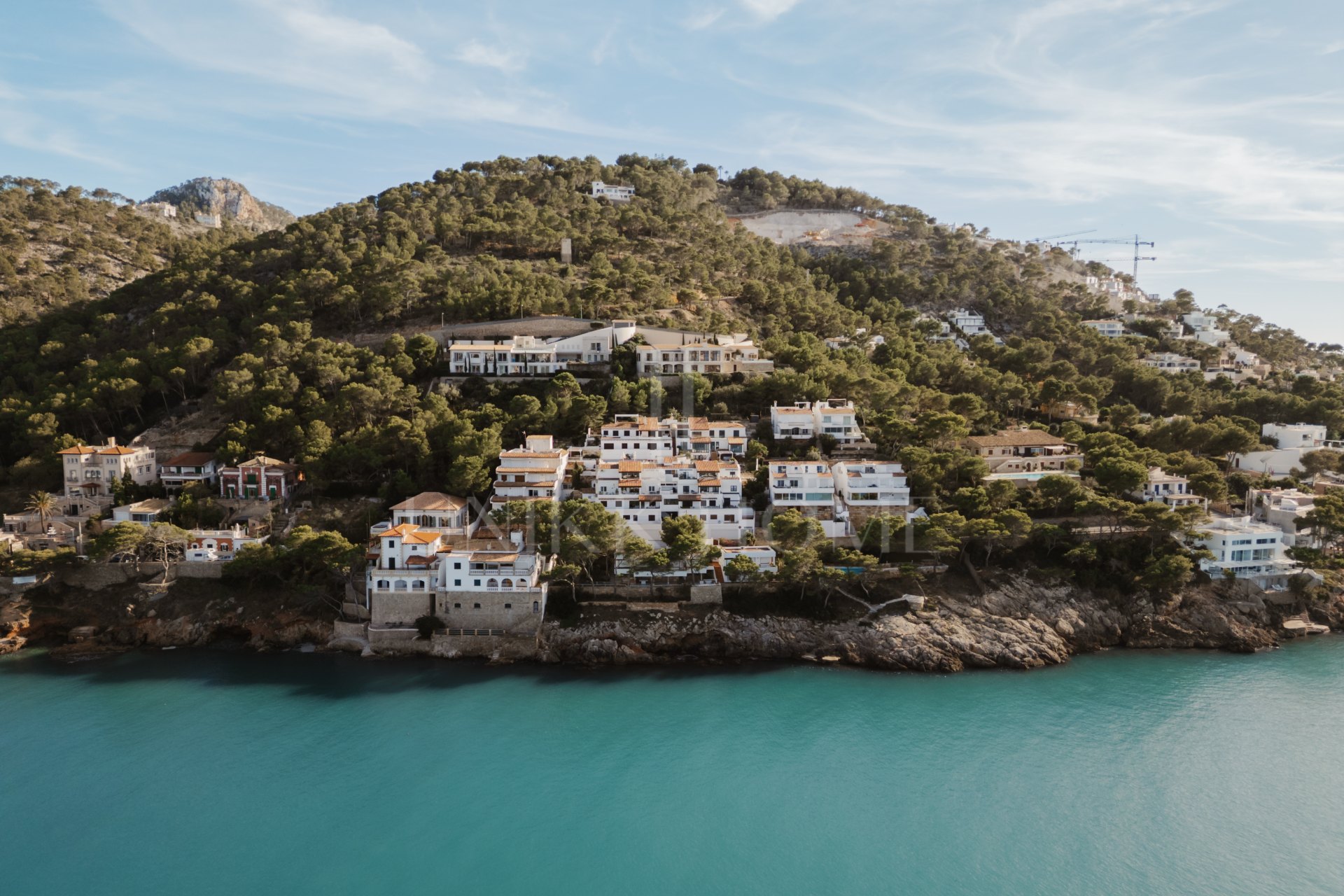 Apartamento completamente renovado con vistas panorámicas al mar y al puerto en Port d’Andratx
