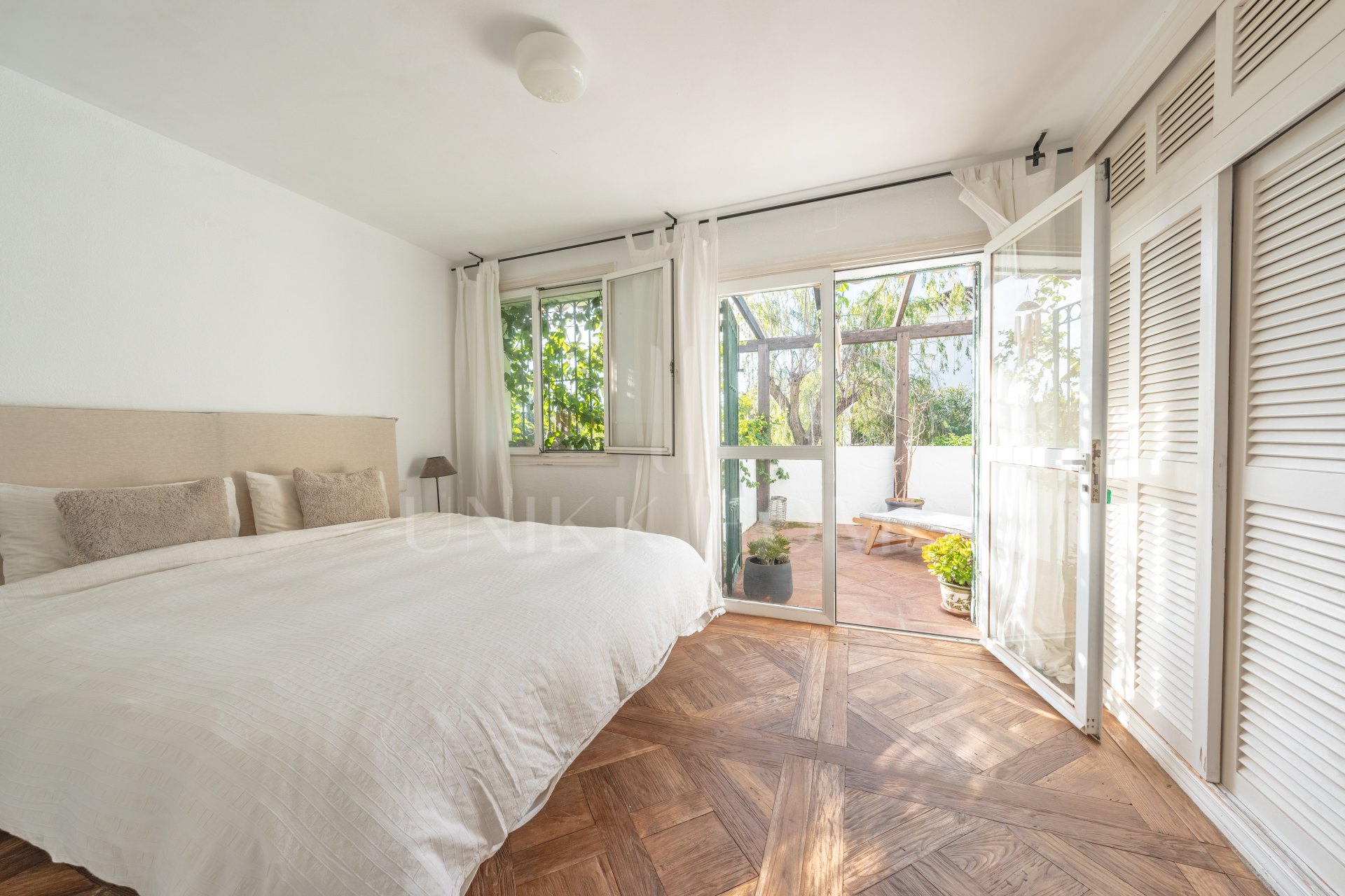 Charming & Artistic 4-Bedroom Villa in Atalaya