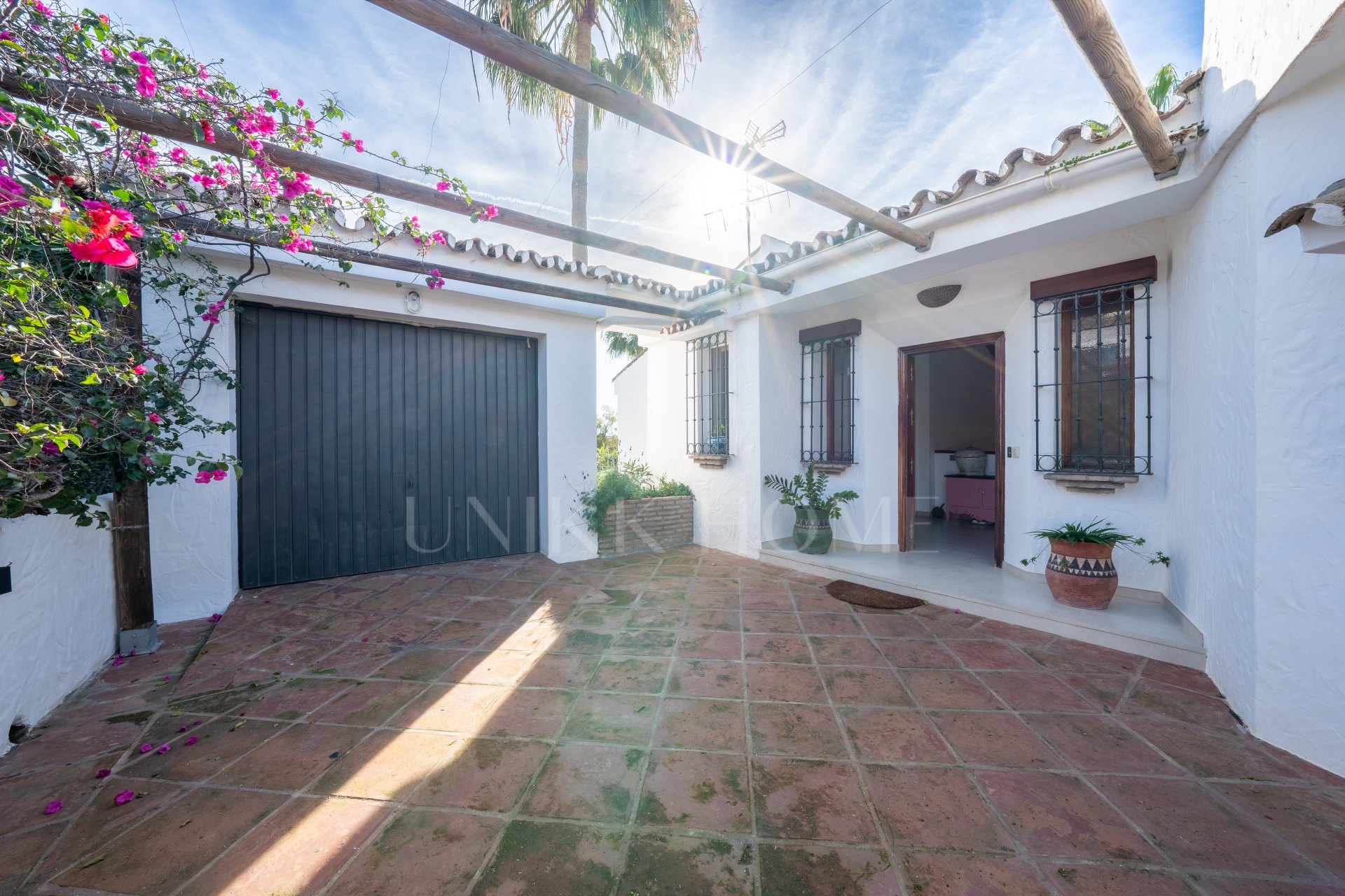 Charming & Artistic 4-Bedroom Villa in Atalaya