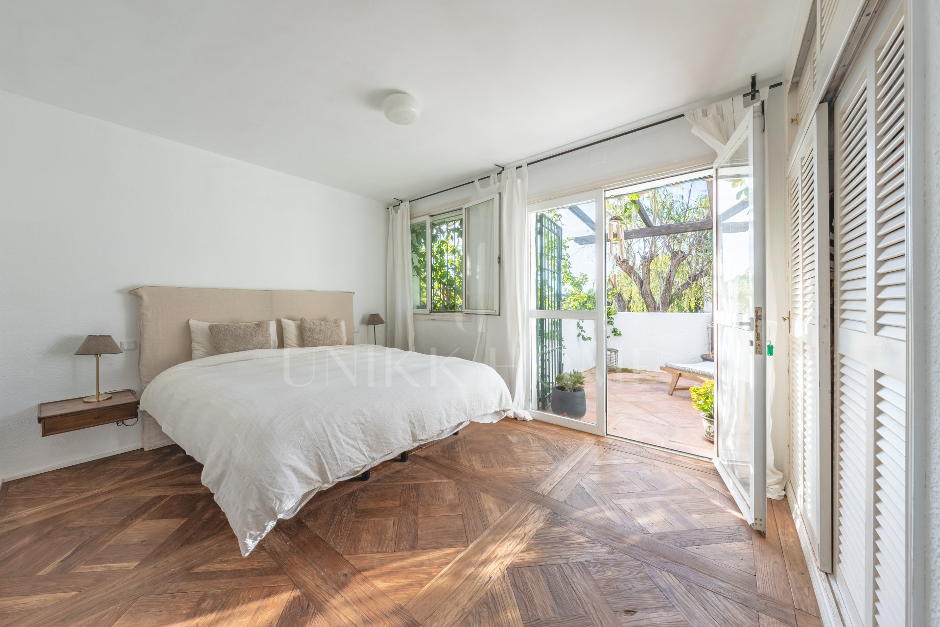 Charming & Artistic 4-Bedroom Villa in Atalaya