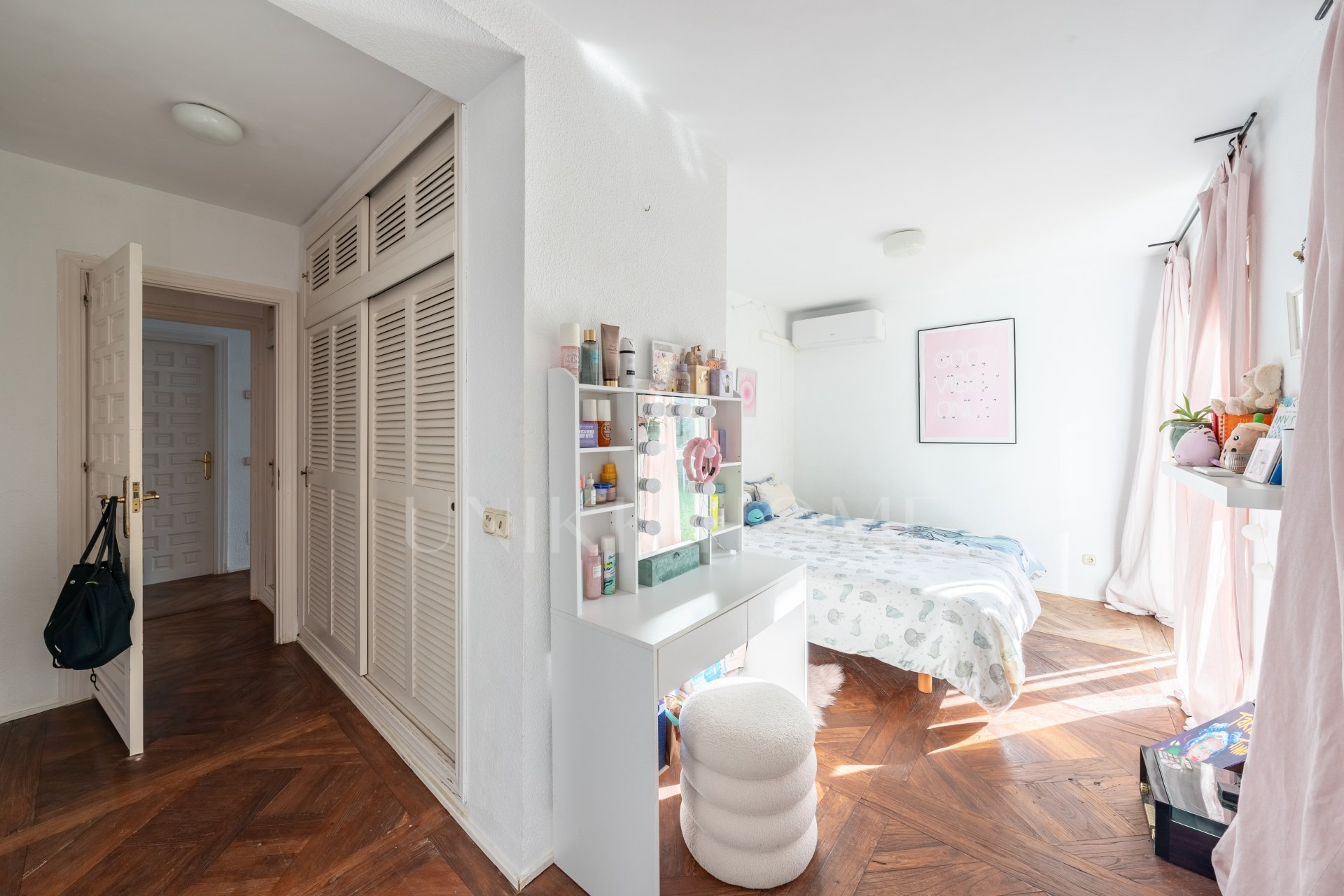 Charming & Artistic 4-Bedroom Villa in Atalaya