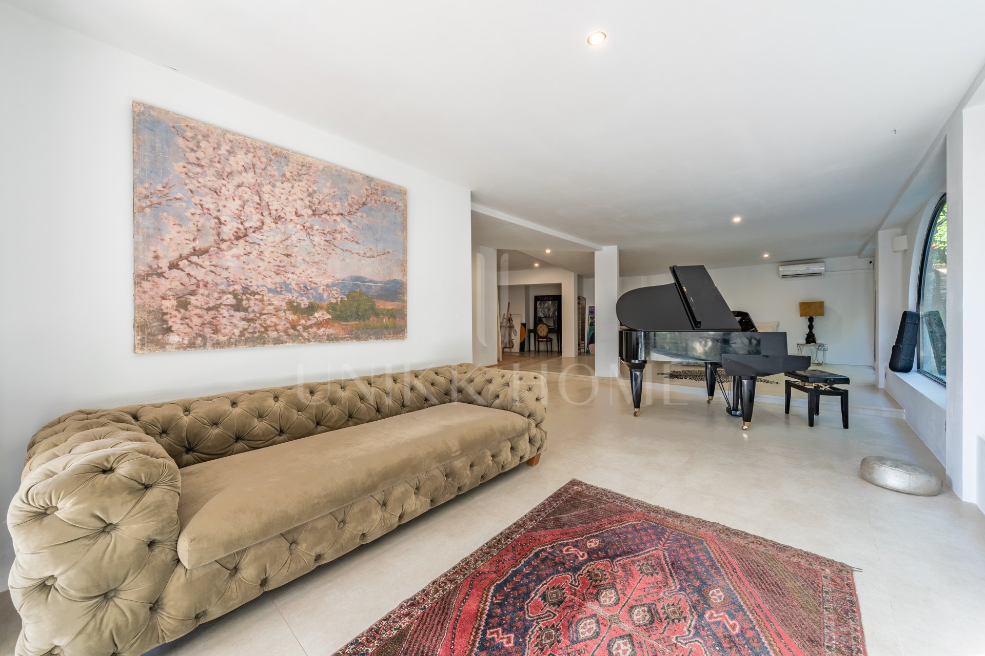 Charming & Artistic 4-Bedroom Villa in Atalaya