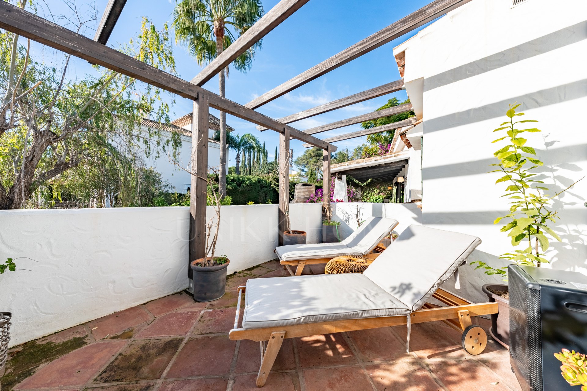 Charming & Artistic 4-Bedroom Villa in Atalaya