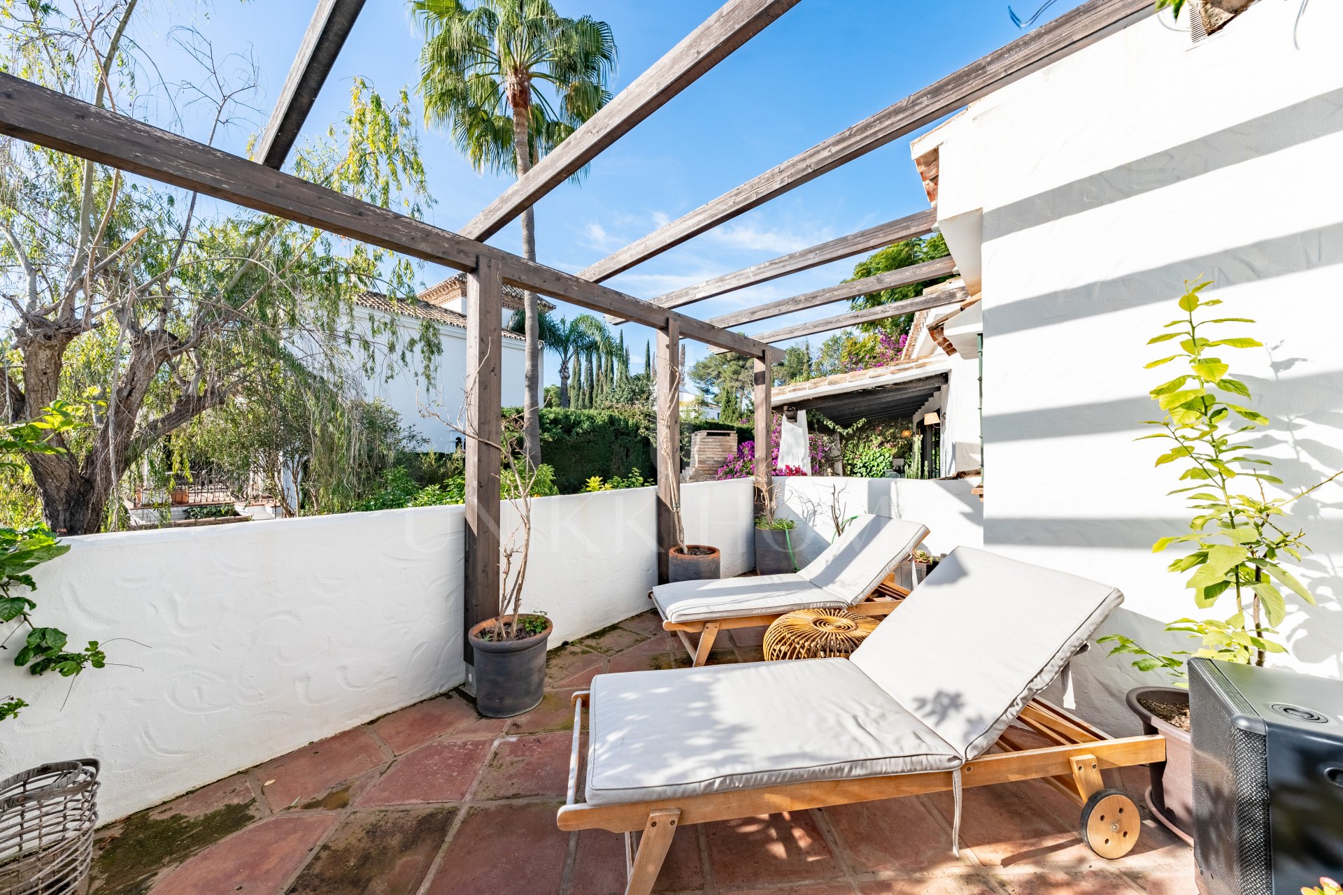 Charming & Artistic 4-Bedroom Villa in Atalaya