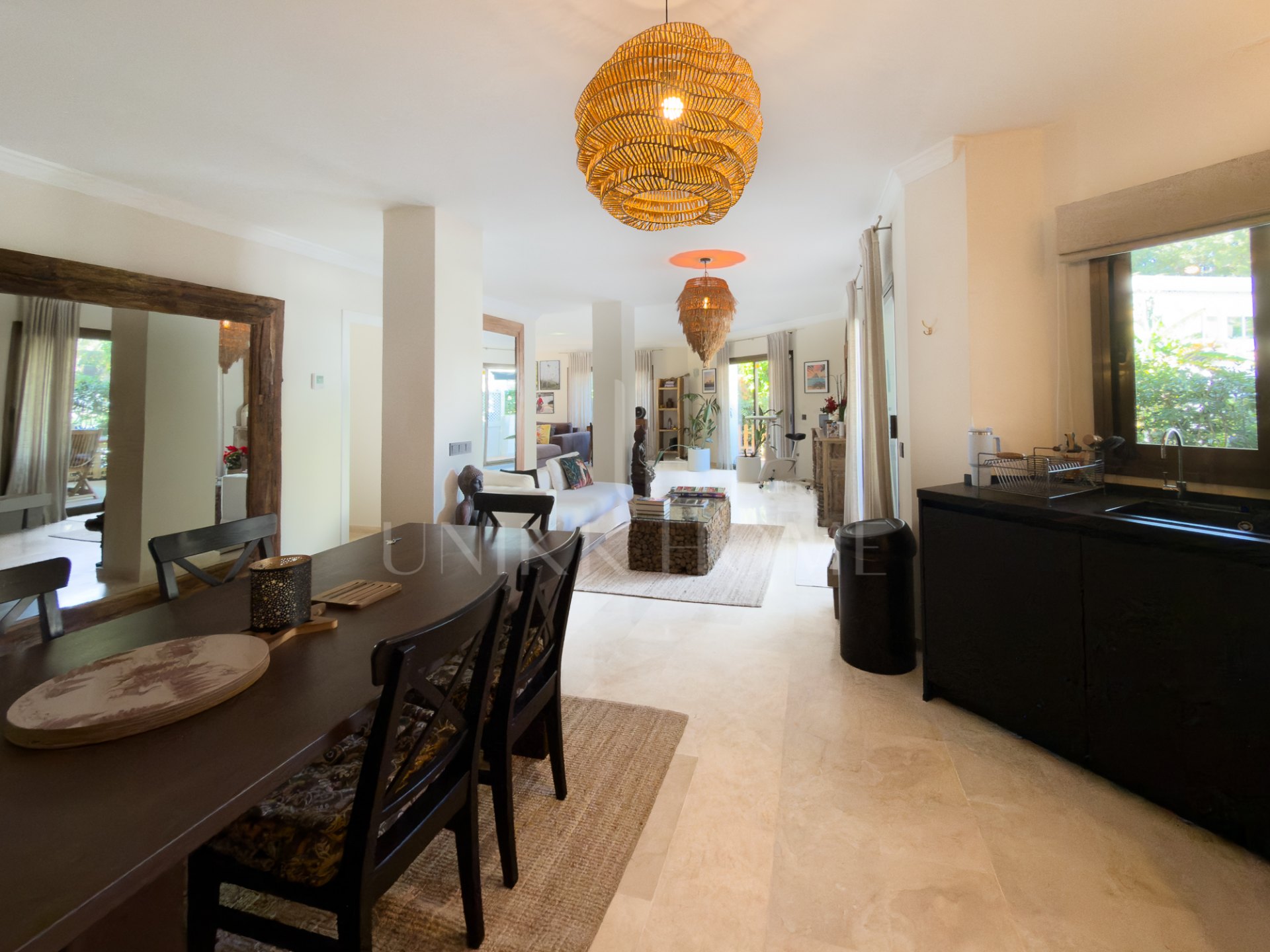 Beachfront Apartment for Sale in Golden Beach Marbella