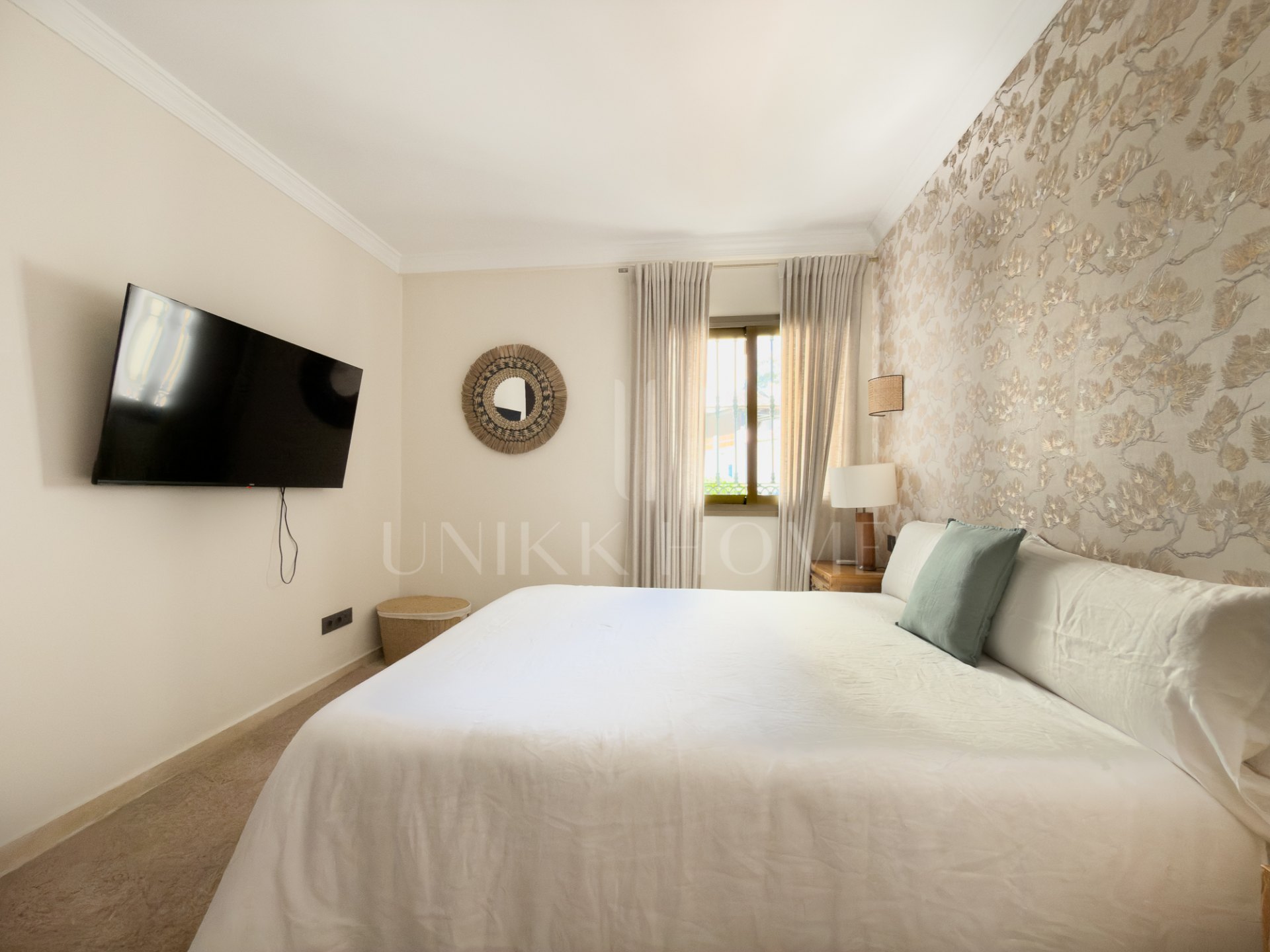 Beachfront Apartment for Sale in Golden Beach Marbella