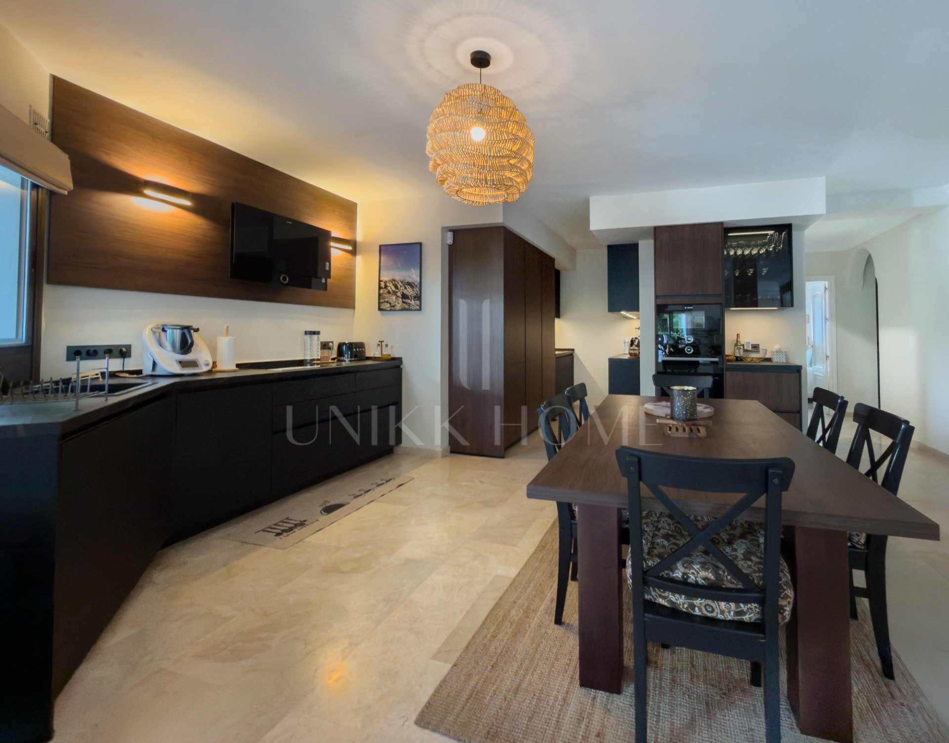 Beachfront Apartment for Sale in Golden Beach Marbella