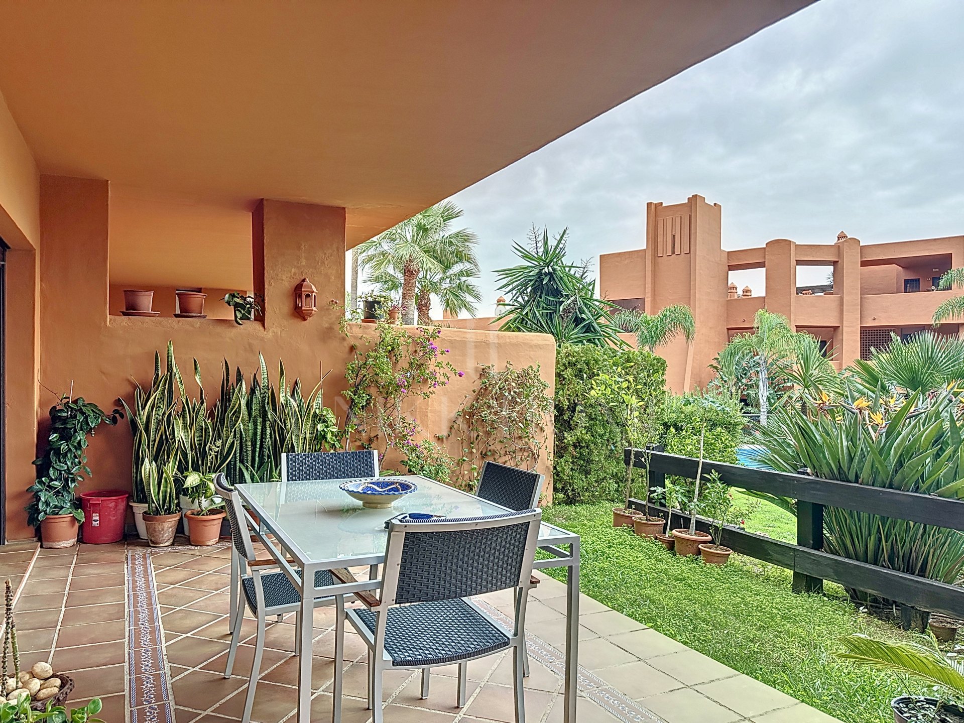 Ground Floor Apartment with Garden in La Galera, Estepona West