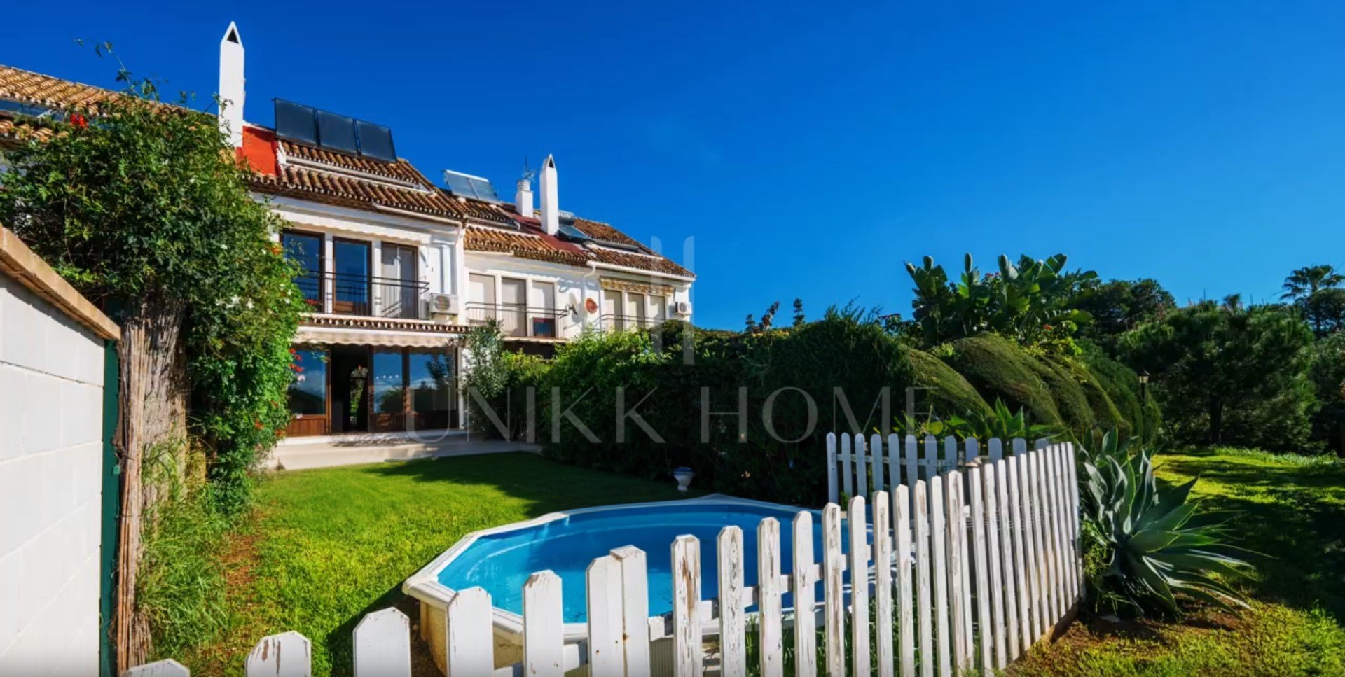 Casa Adosada con jardín y vistas al mar en Seghers - Estepona