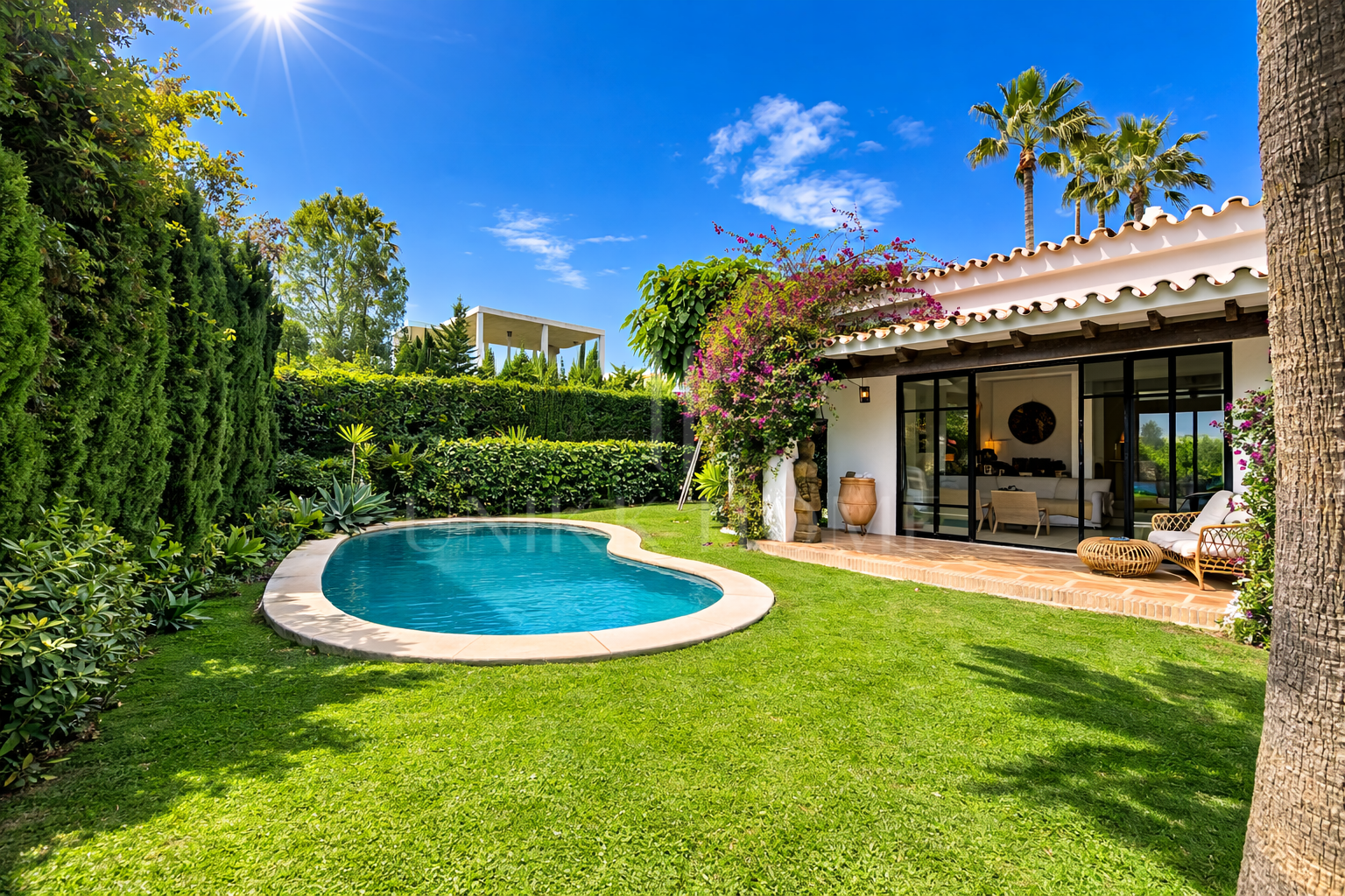 4 -Bedrooms Villa with Pool in Diana Park, East Estepona