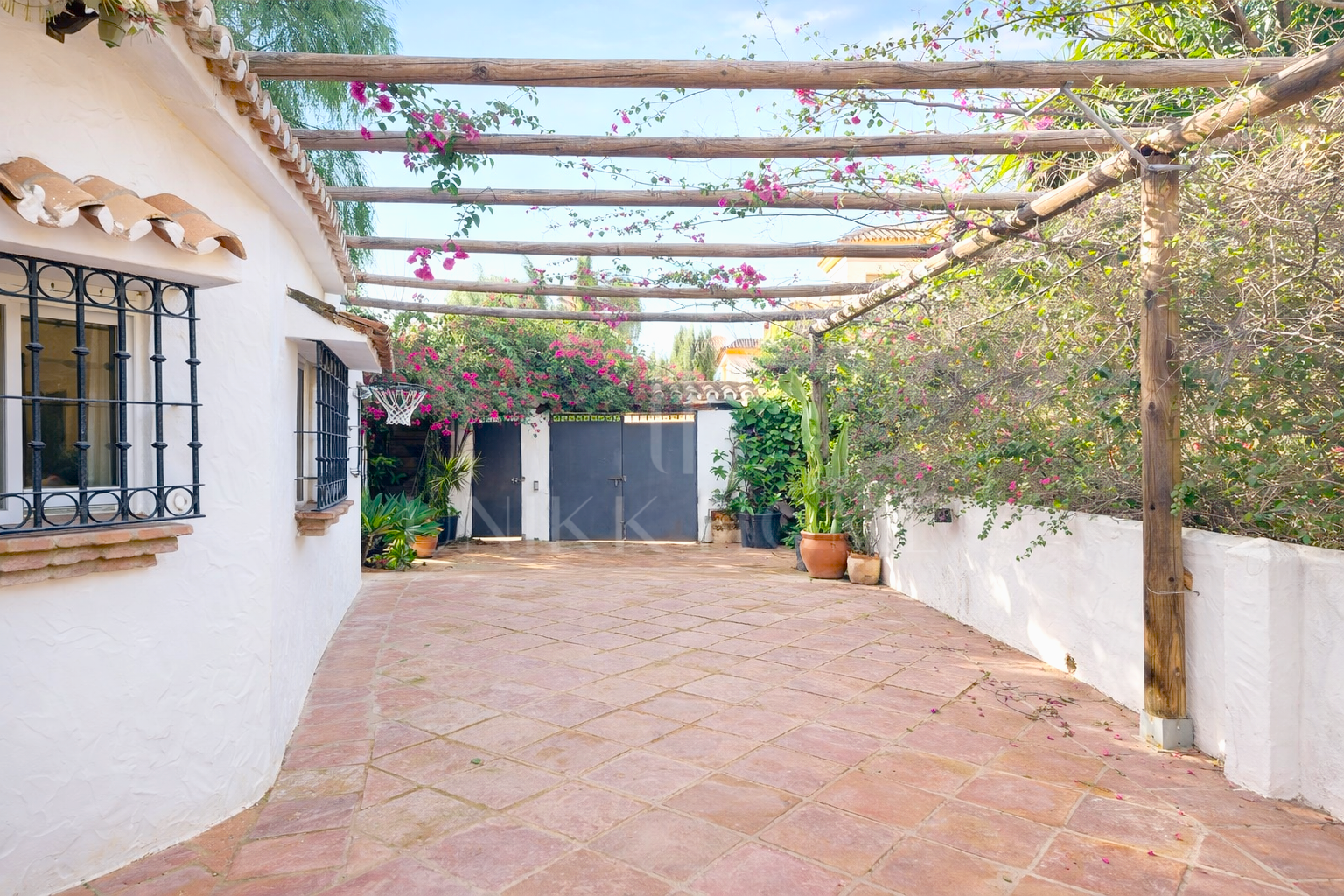 4 -Bedrooms Villa with Pool in Diana Park, East Estepona