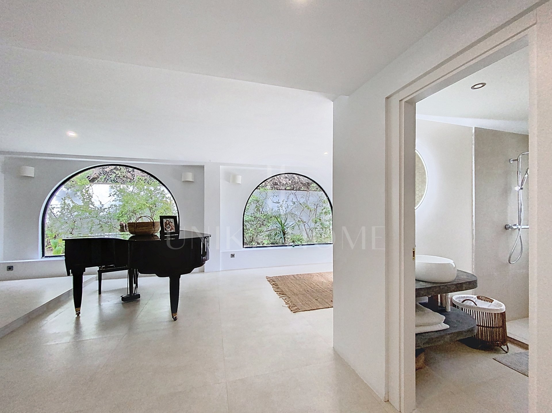 4 -Bedrooms Villa with Pool in Diana Park, East Estepona