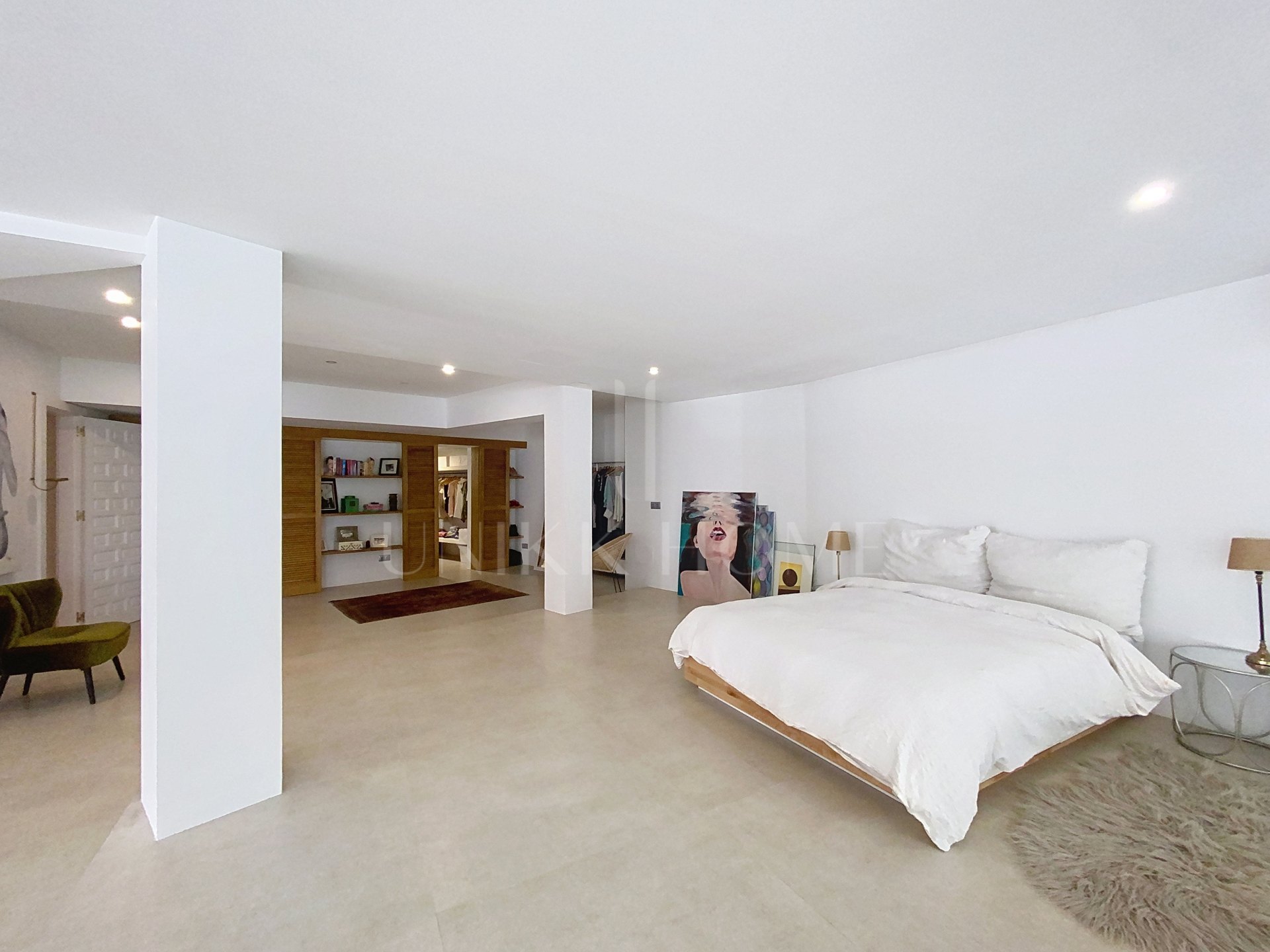 4 -Bedrooms Villa with Pool in Diana Park, East Estepona