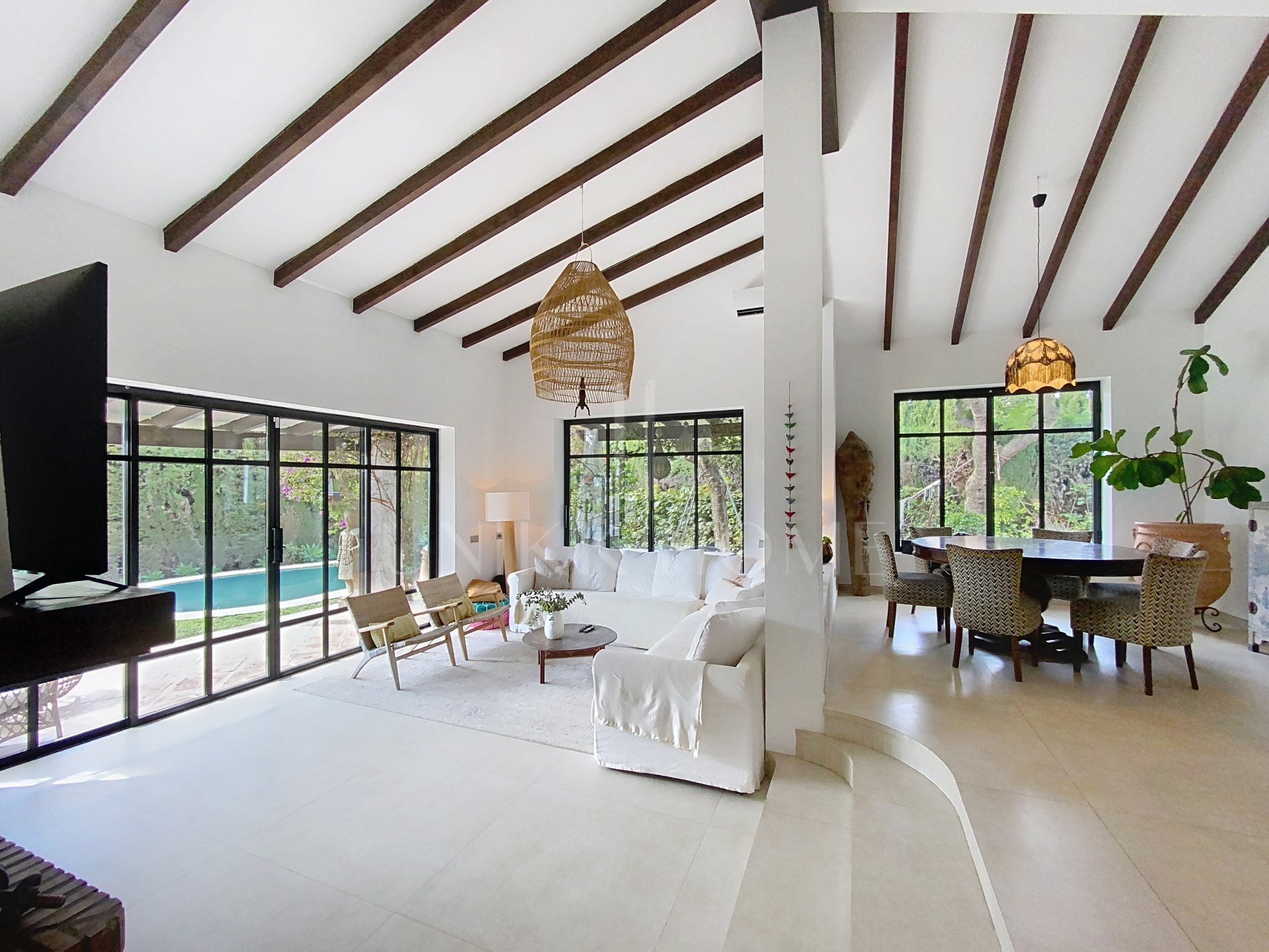 4 -Bedrooms Villa with Pool in Diana Park, East Estepona