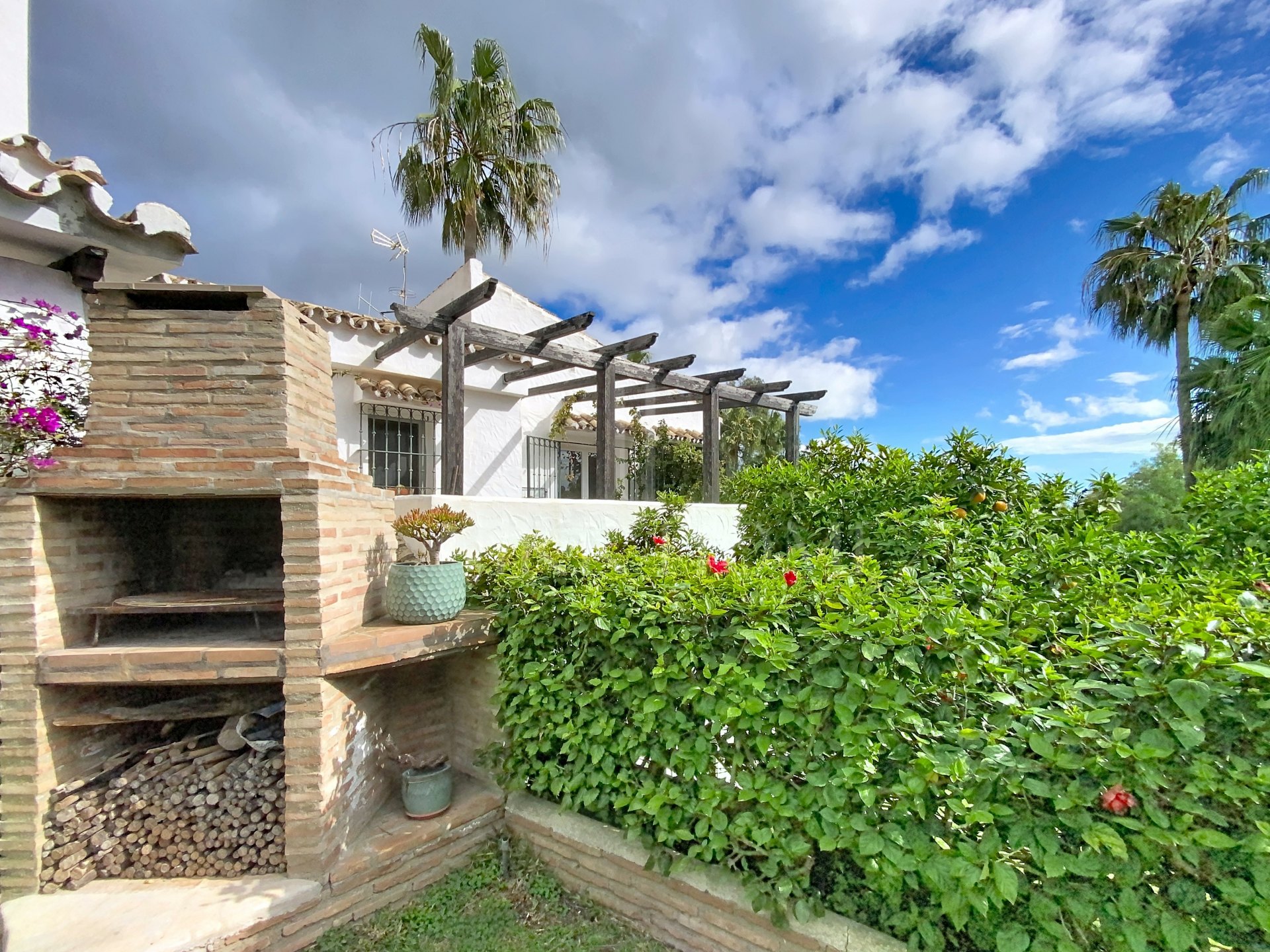 4 -Bedrooms Villa with Pool in Diana Park, East Estepona