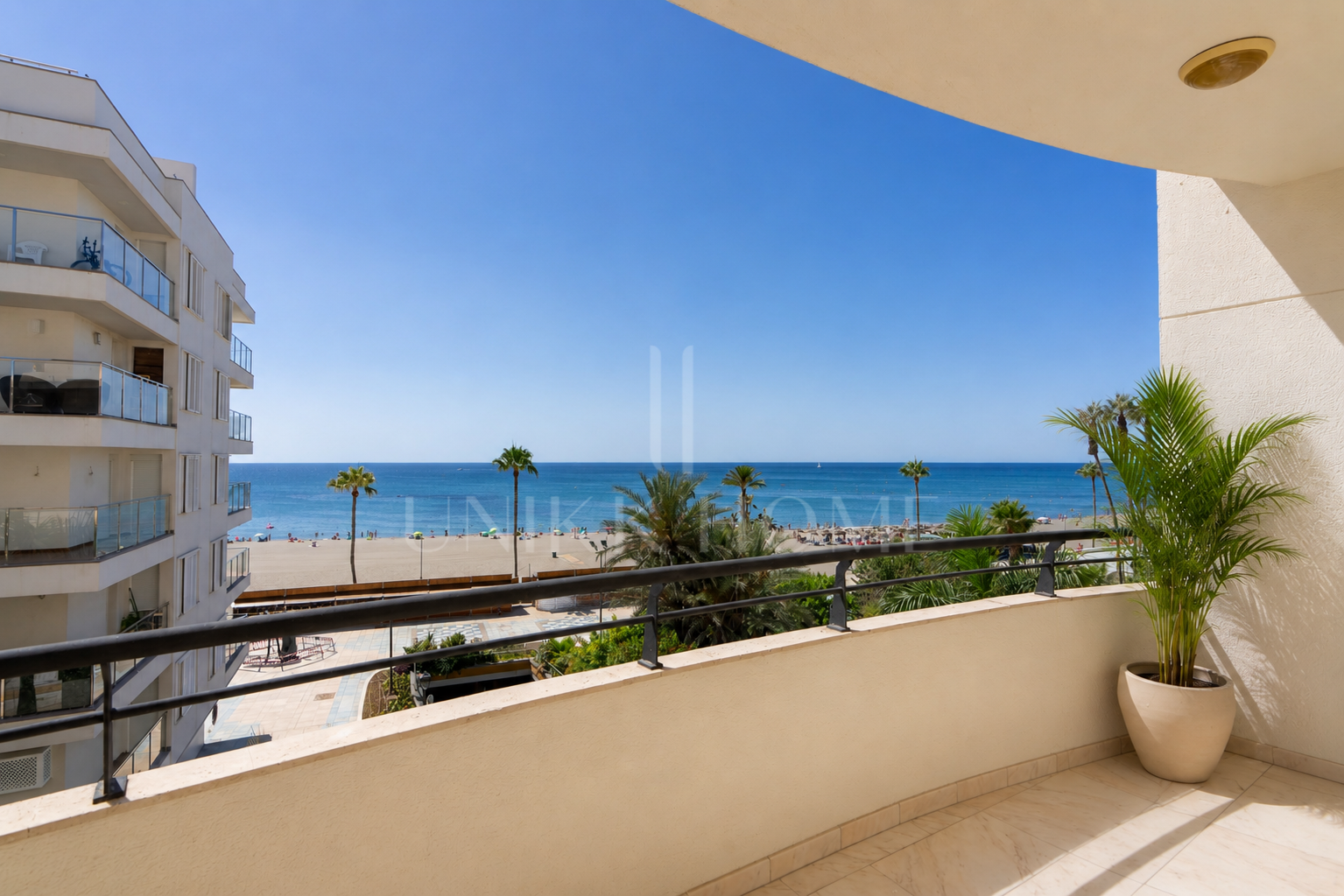 Seafront Apartment on Estepona's Promenade