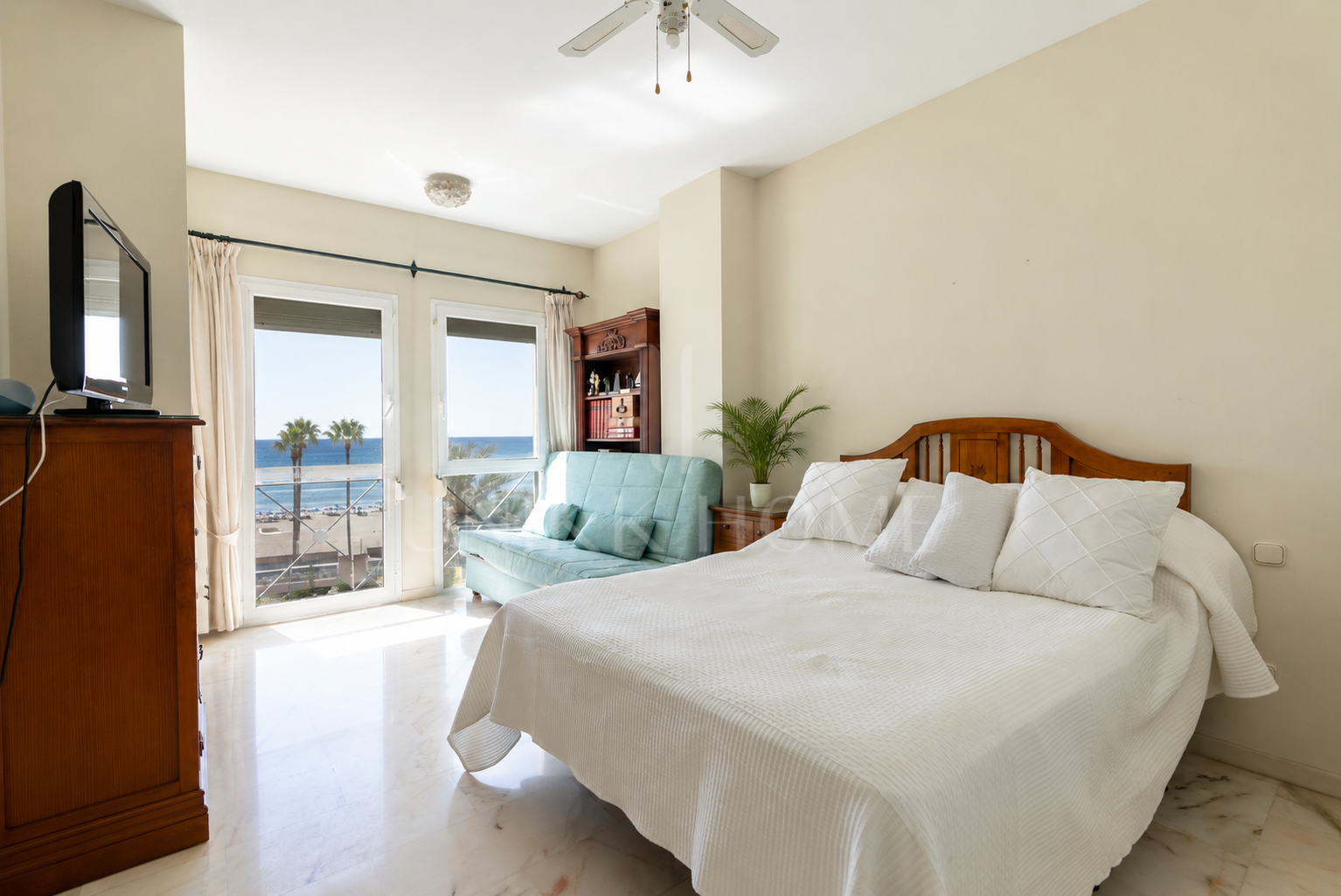 Seafront Apartment on Estepona's Promenade