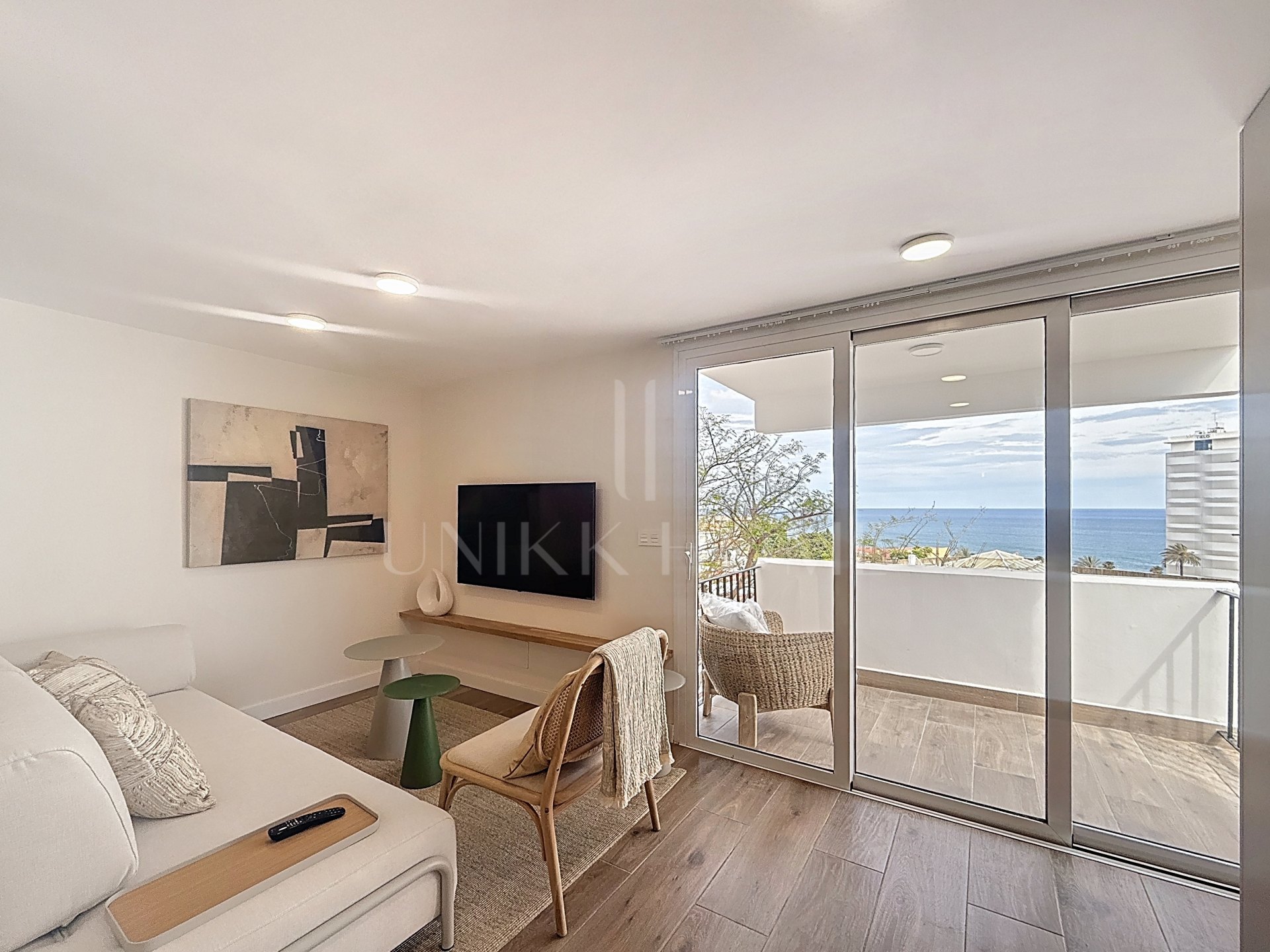 Renovated Apartment with Sea Views in Estepona Port