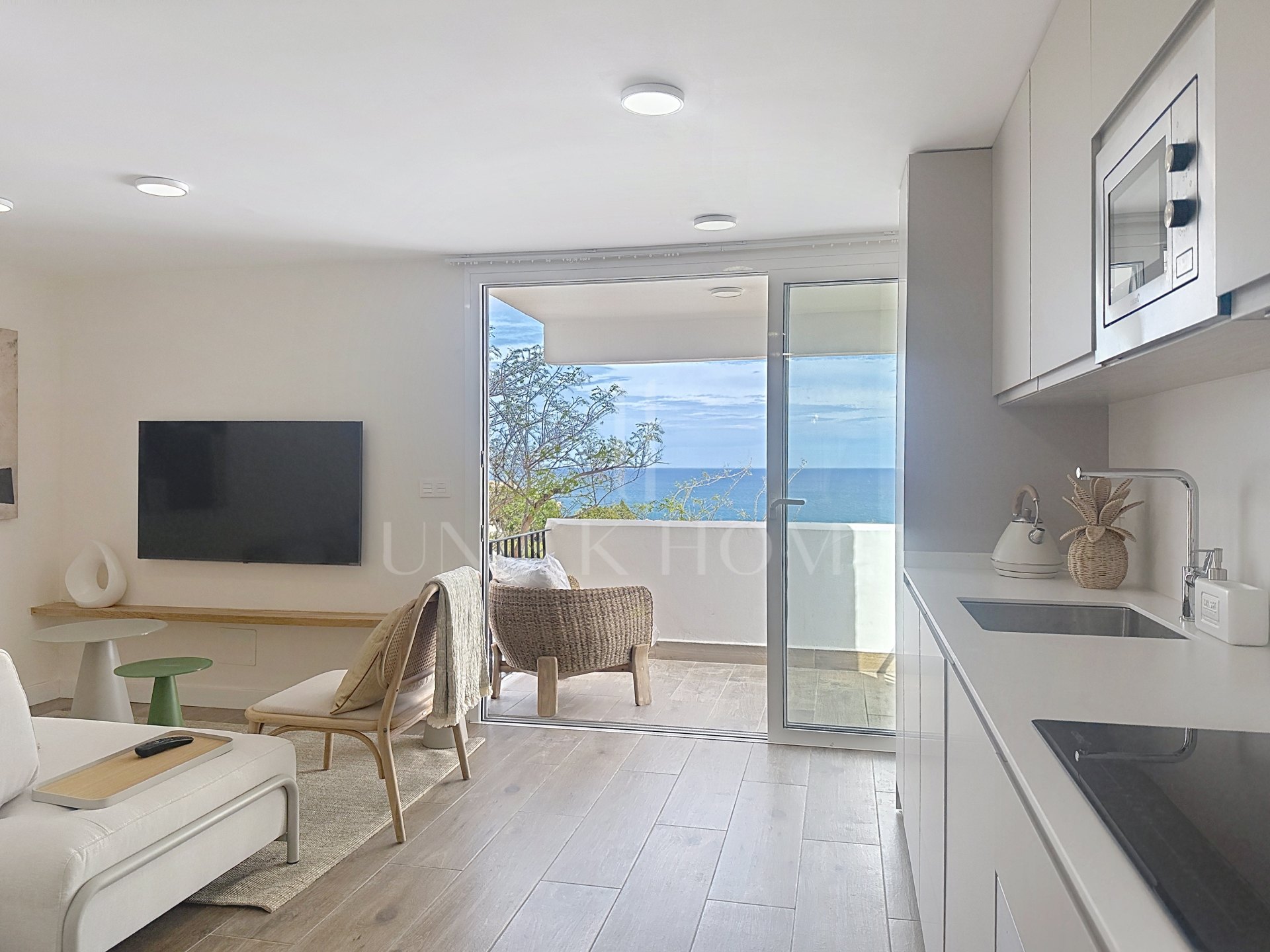 Apartamento Reformado con vistas al mar en Estepona Puerto