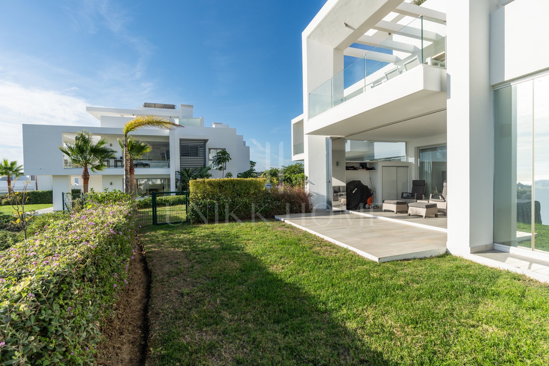 Ground Floor Apartment with Stunning Views in Alcazaba Lagoon, Casares