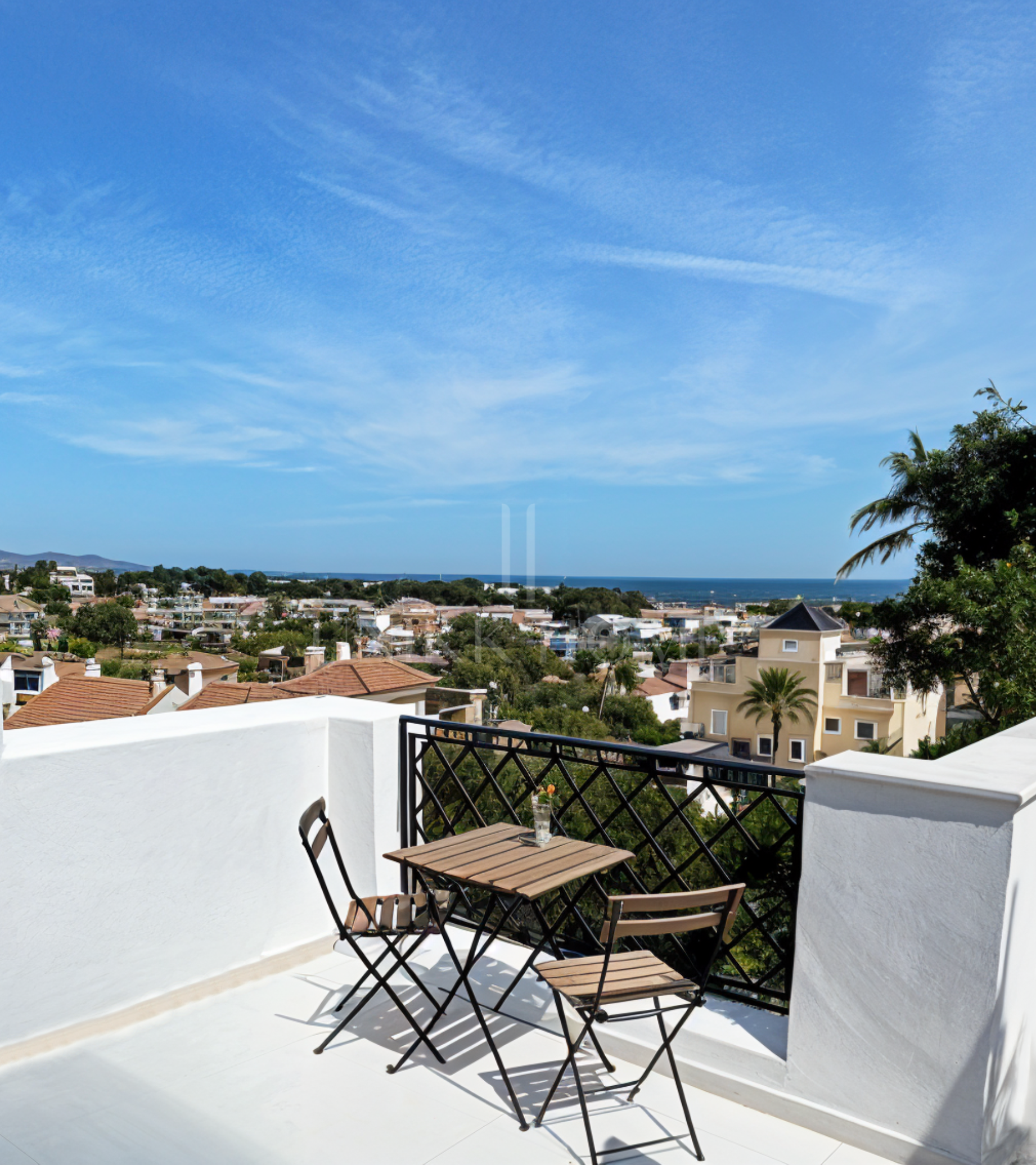 Ground Floor Duplex with Sea Views - El Paraiso, Estepona East