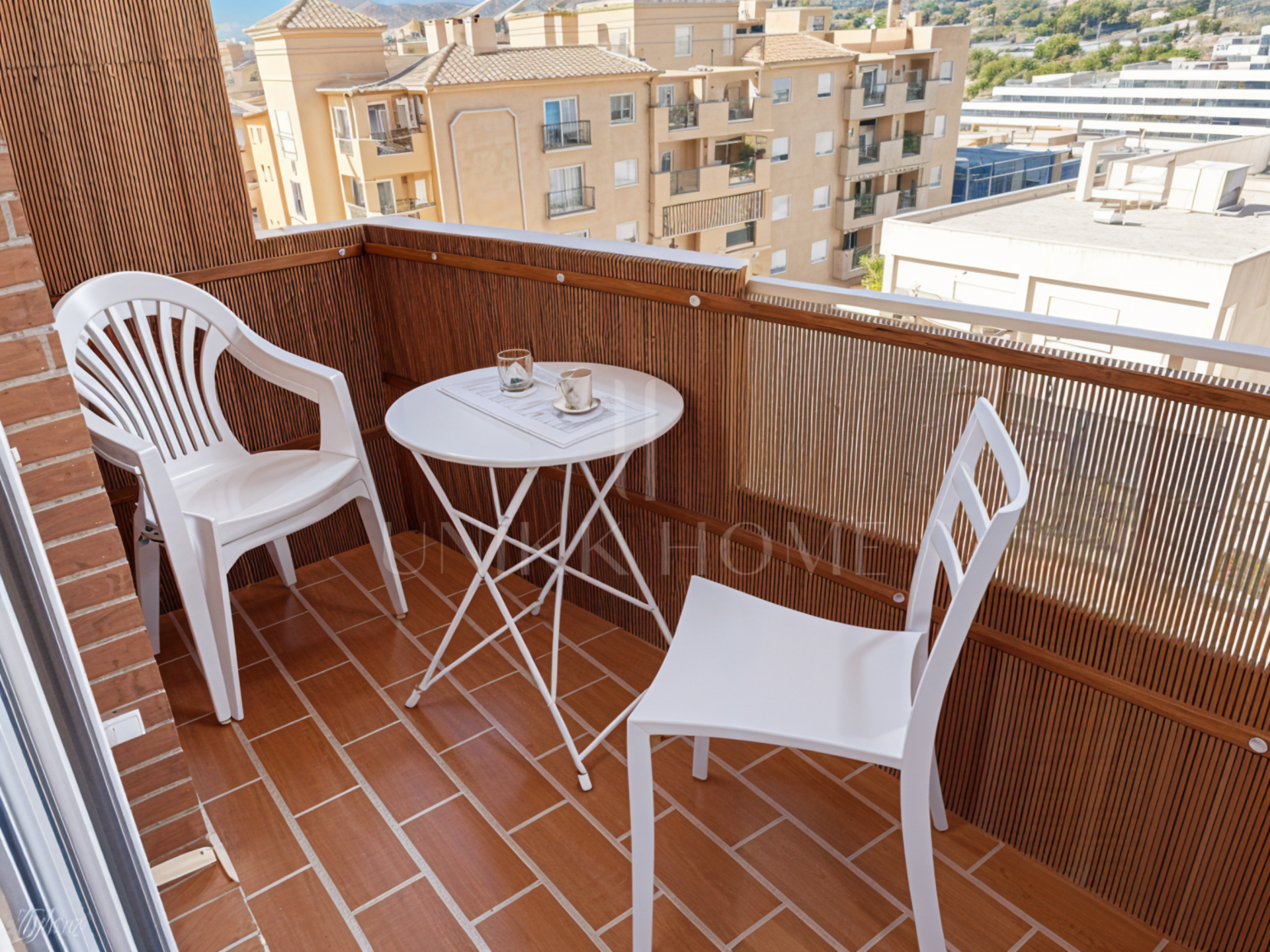 Apartment with Open Views in the city of Estepona