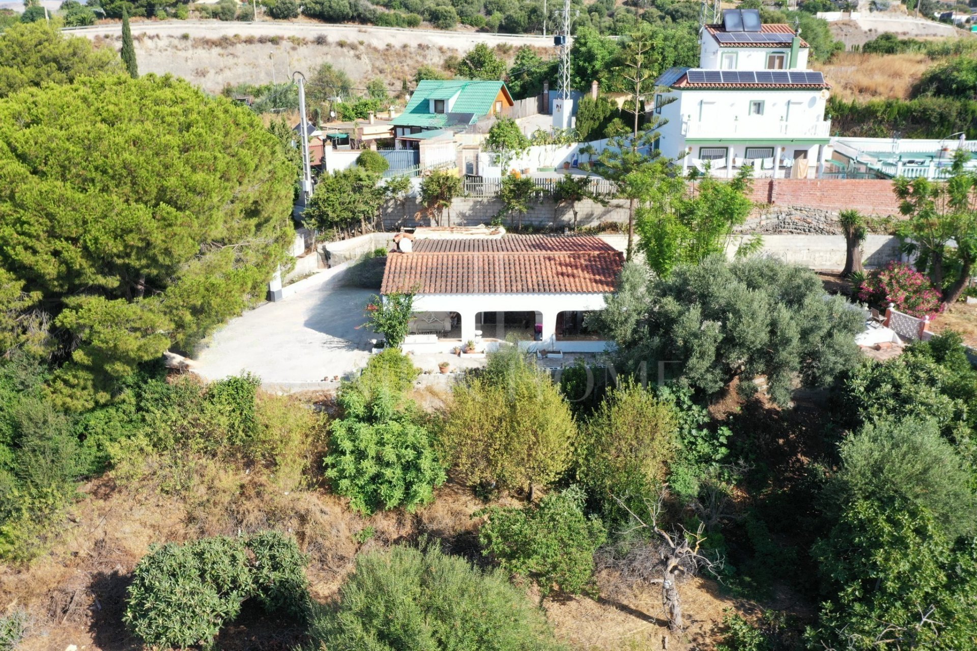 LARGE ESTATE WITH COUNTRY HOUSE IN SEGHERS, ESTEPONA