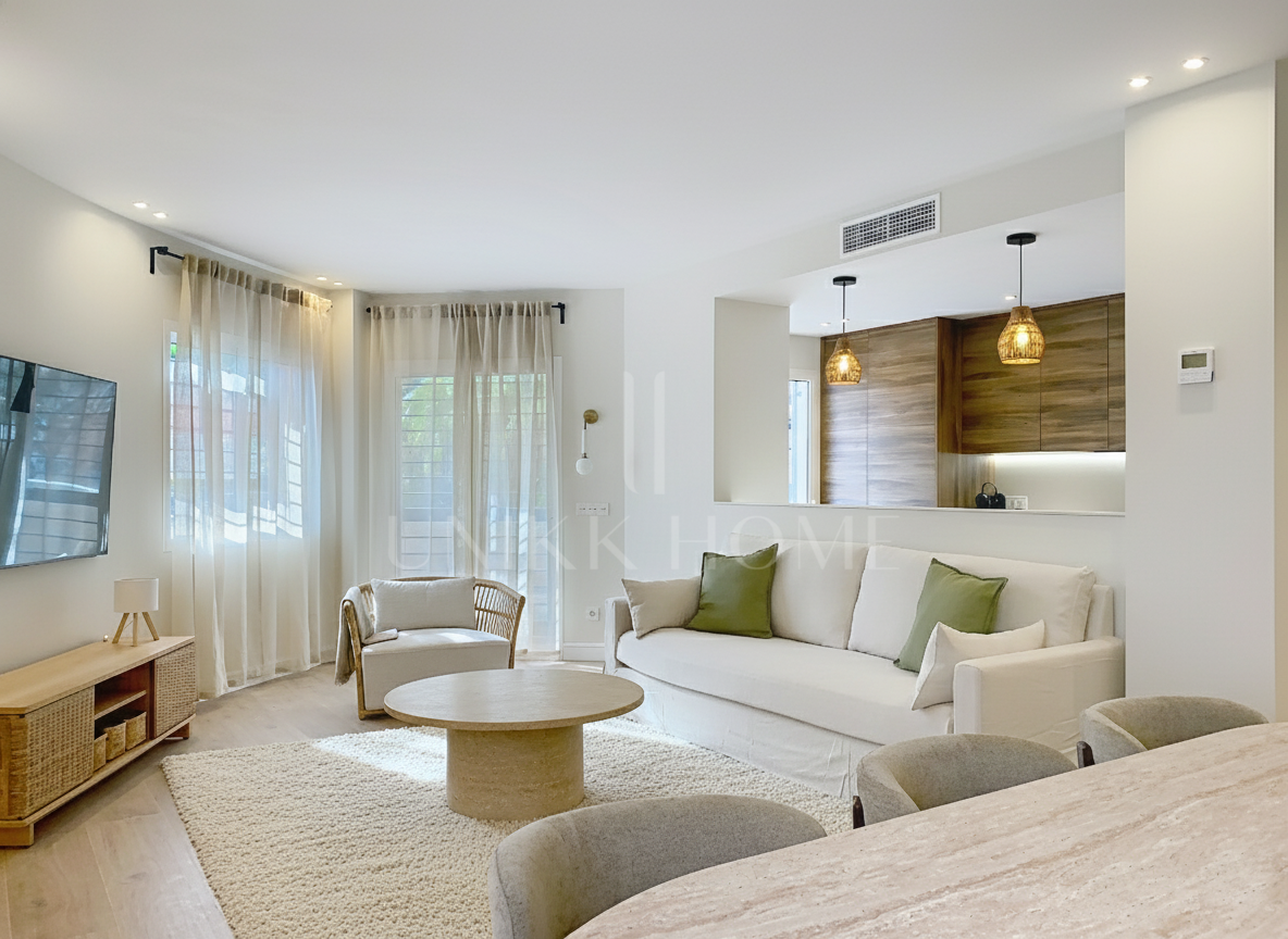 Fully Renovated and Furnished 3-Bedroom Apartment – Puerto de Estepona