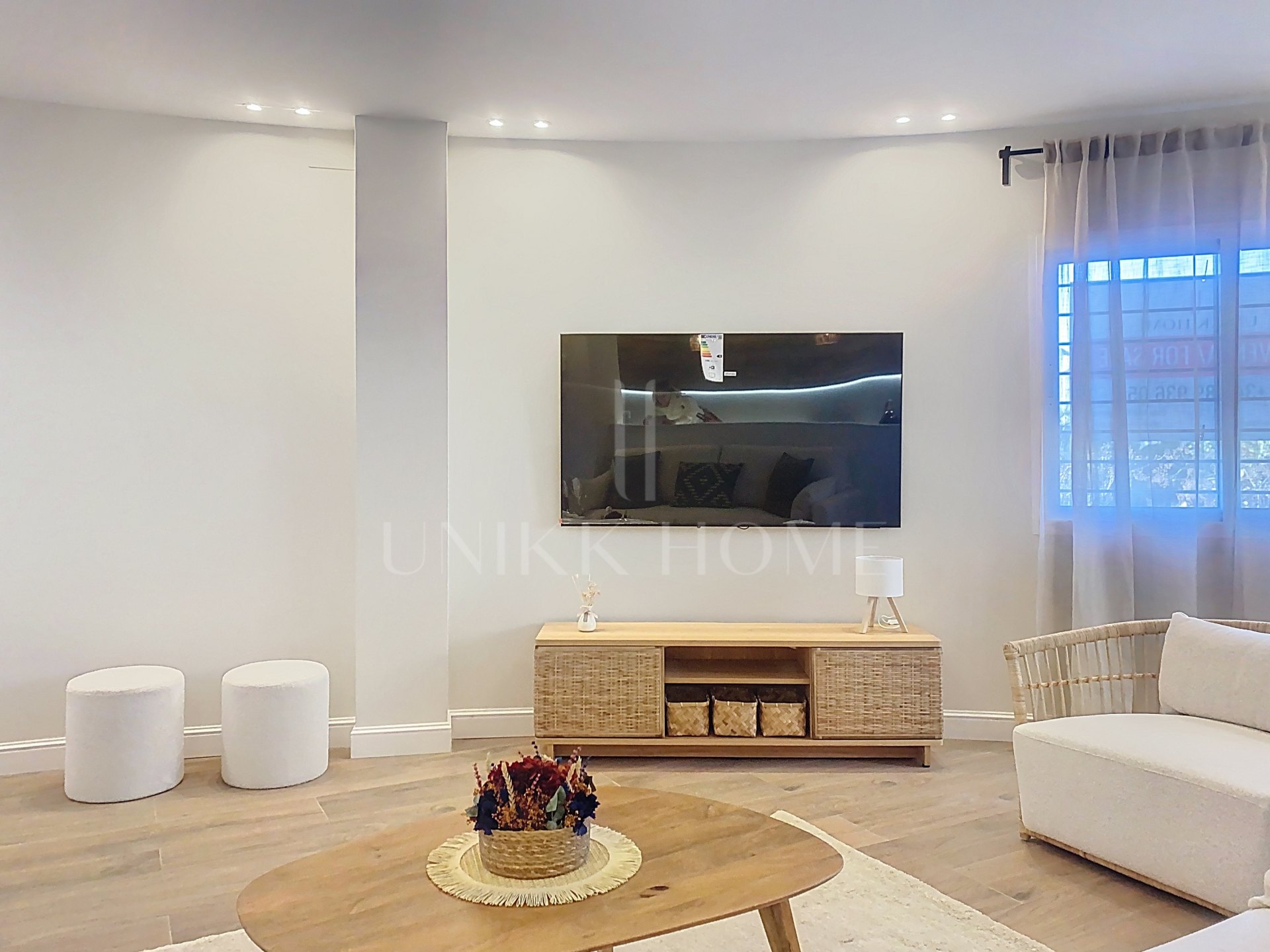 Apartamento de 3 dormitorios totalmente reformado y amueblado - Puerto de Estepona