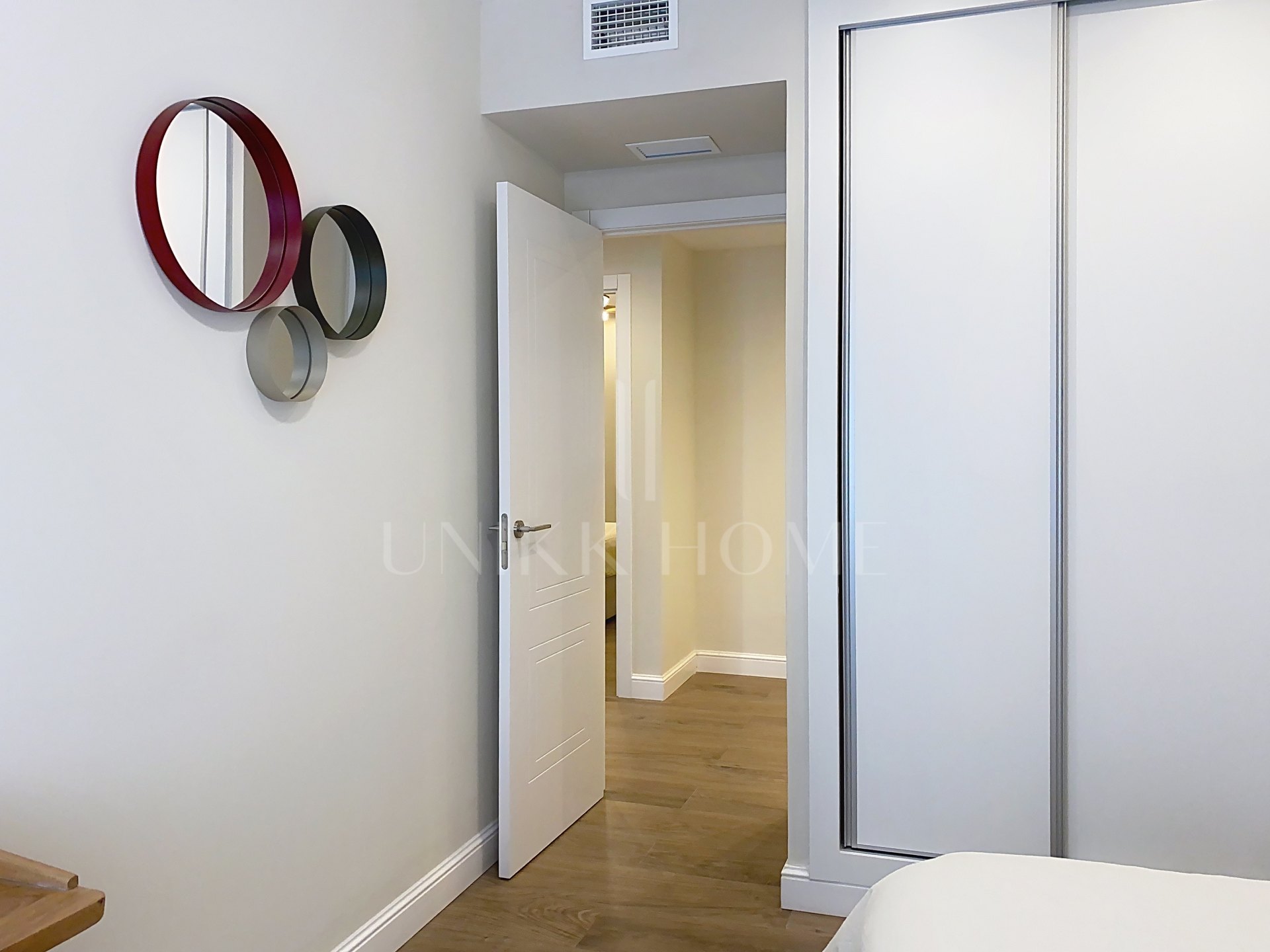 Fully Renovated and Furnished 3-Bedroom Apartment – Puerto de Estepona