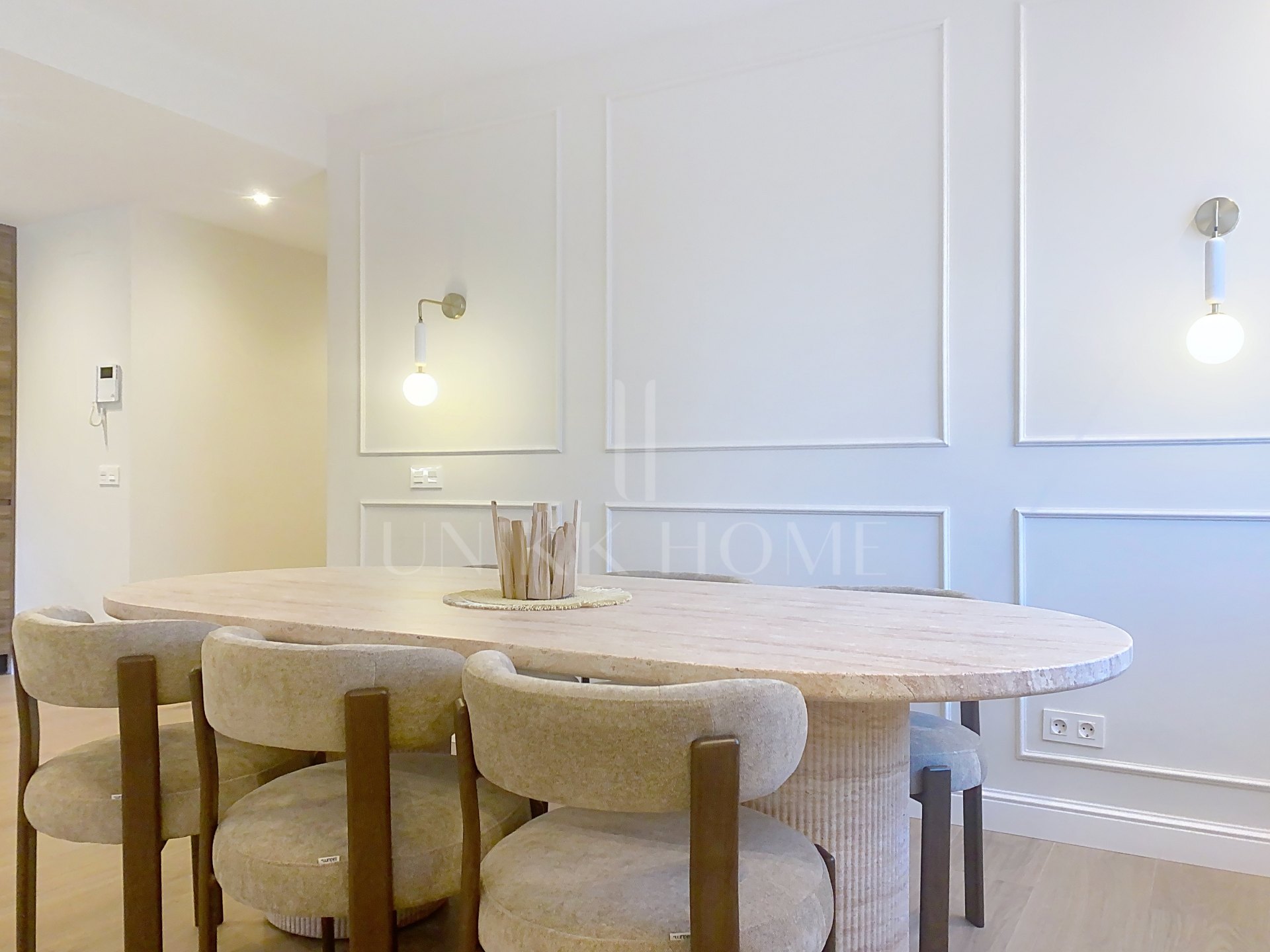 Apartamento de 3 dormitorios totalmente reformado y amueblado - Puerto de Estepona