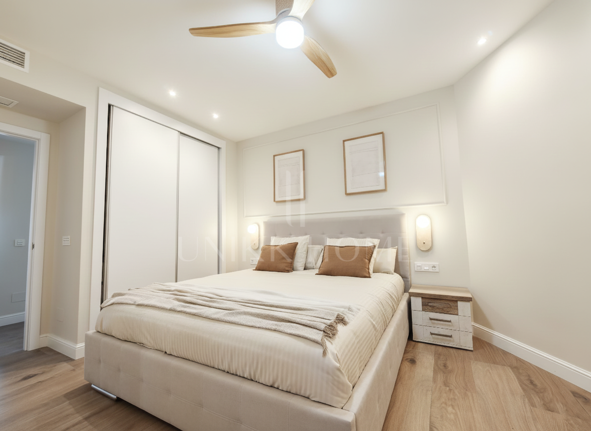 Apartamento de 3 dormitorios totalmente reformado y amueblado - Puerto de Estepona