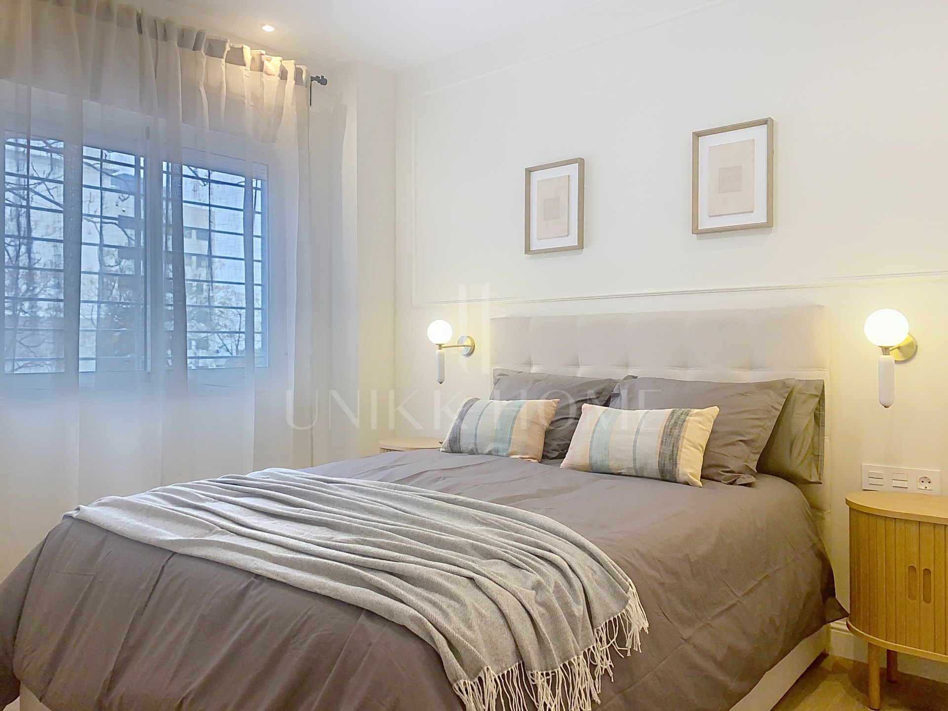 Apartamento de 3 dormitorios totalmente reformado y amueblado - Puerto de Estepona