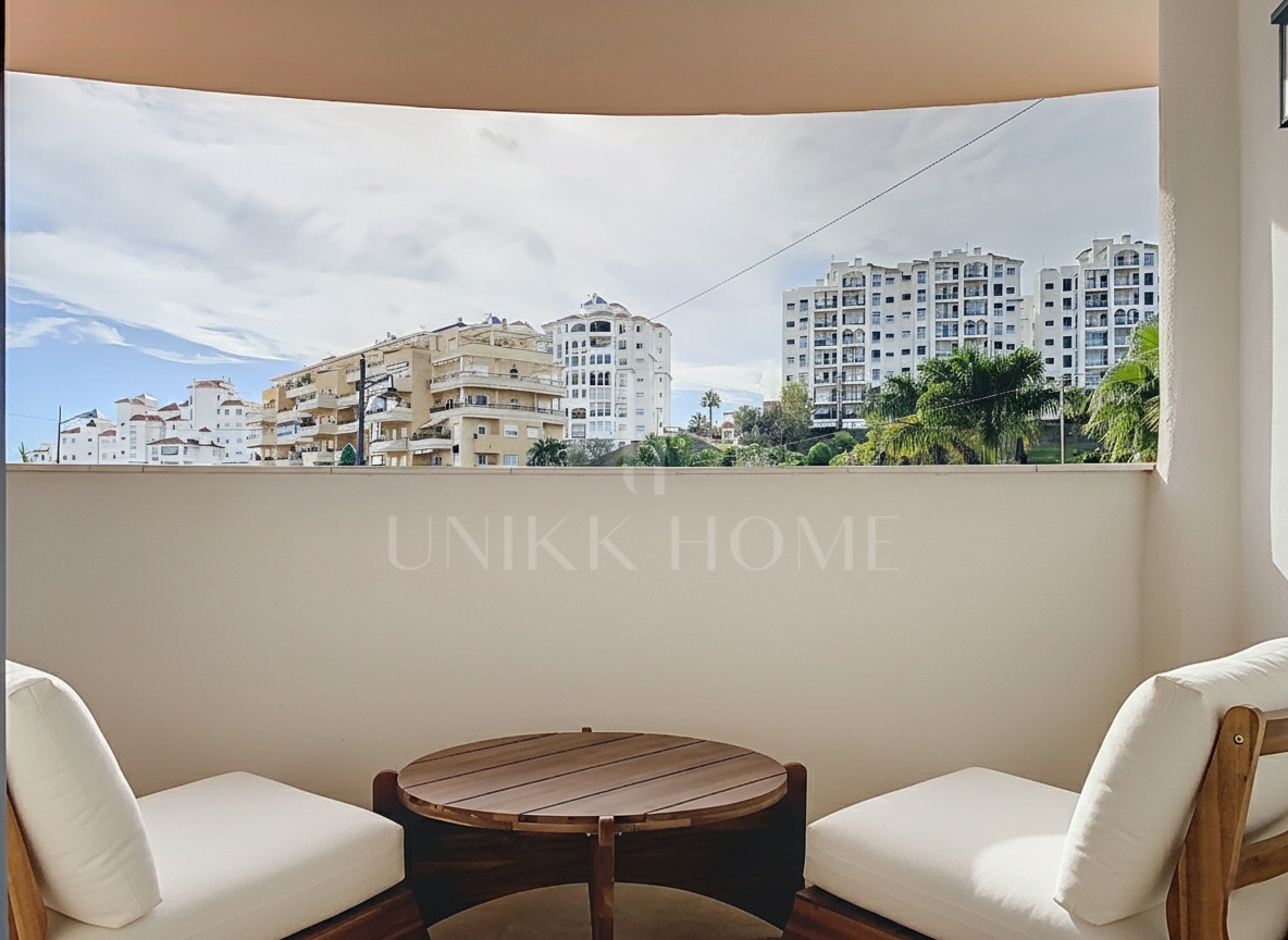 Fully Renovated and Furnished 3-Bedroom Apartment – Puerto de Estepona