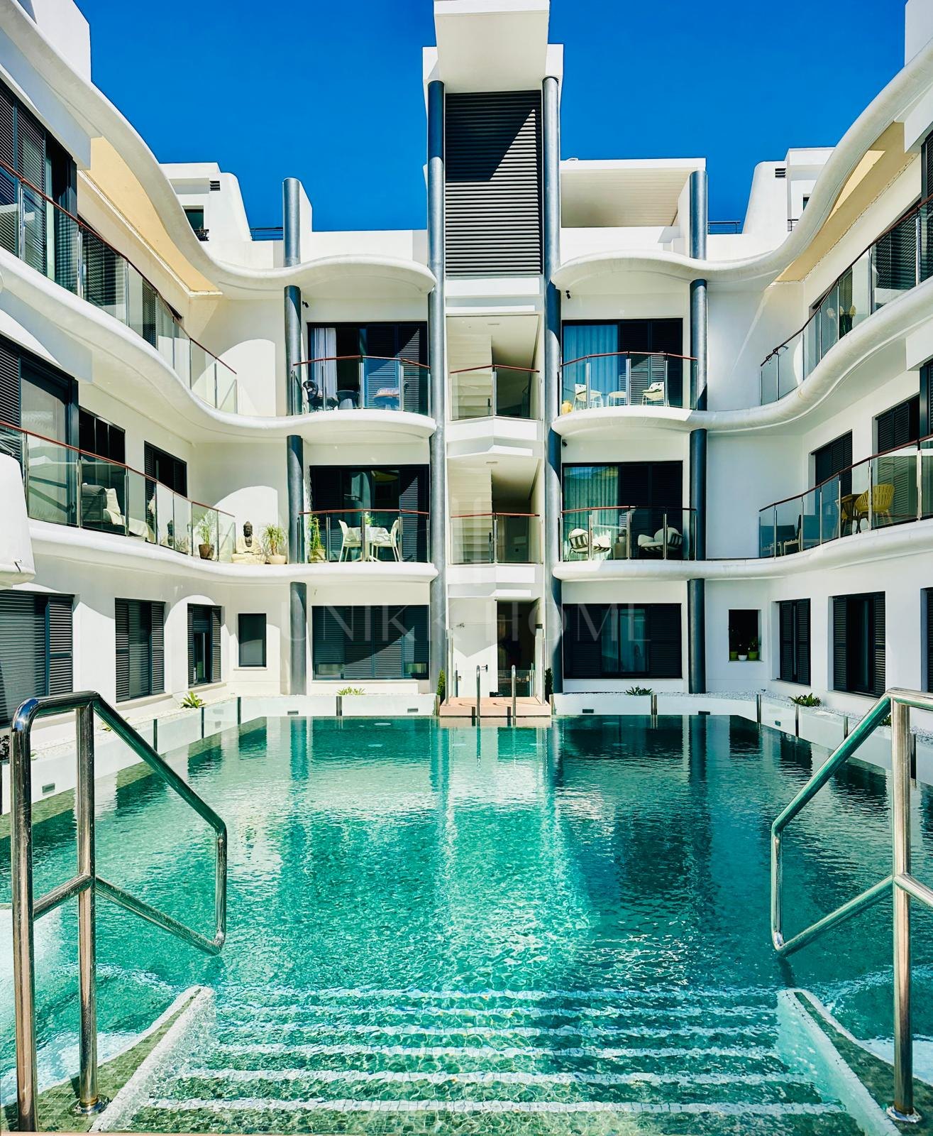 Apartamento de cuatro dormitorios en complejo moderno a 2 pasos del paseo marítimo - Casco Antiguo de Estepona