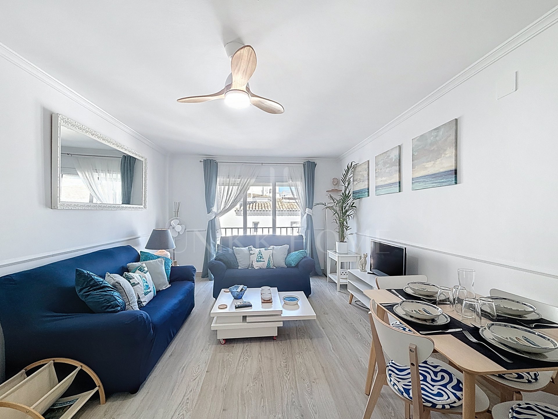 Elegant Duplex Penthouse in the Heart of Puerto de la Duquesa