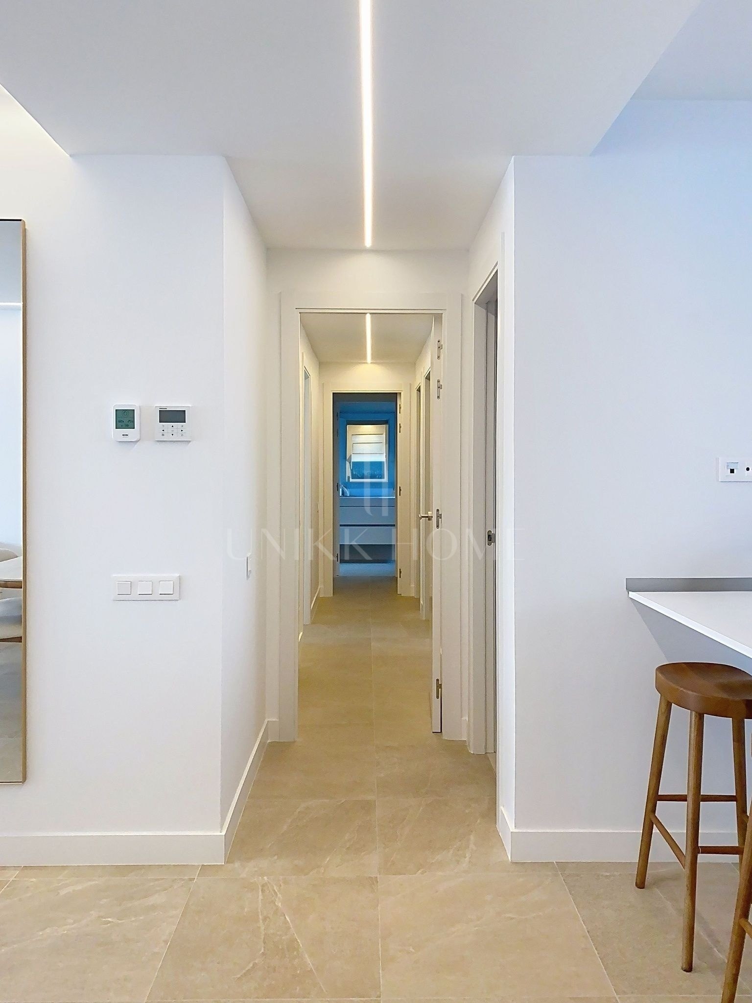 ELEVATED GROUND FLOOR WITH SEA VIEWS – 4 BEDROOMS AND LARGE TERRACE – LAS MESAS ESTEPONA