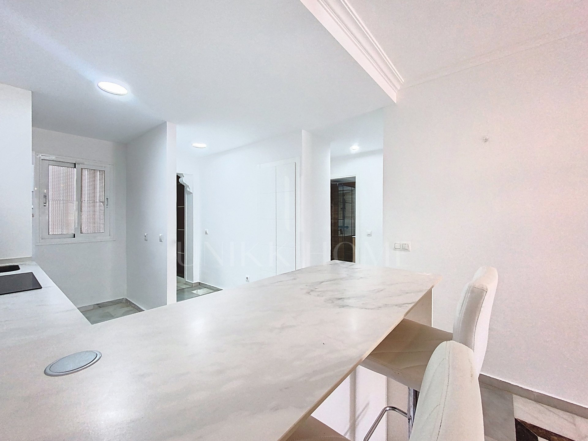 BAJO CON PARCELA PRIVADA A POCOS A 5 MINUTOS DE LA PLAYA - BAHIA CASARES COSTA